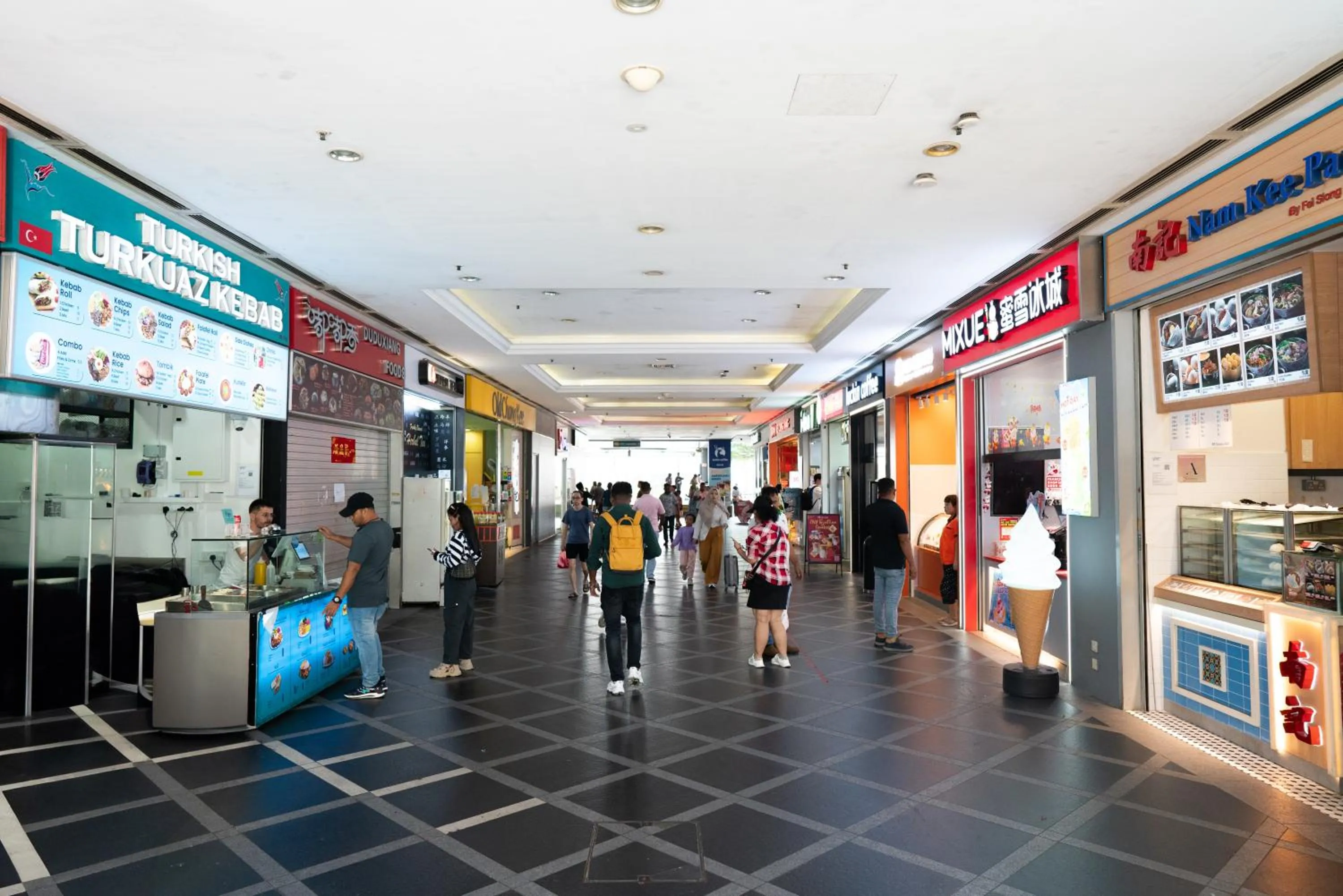 Restaurant/places to eat in Code Hostel at Lavender