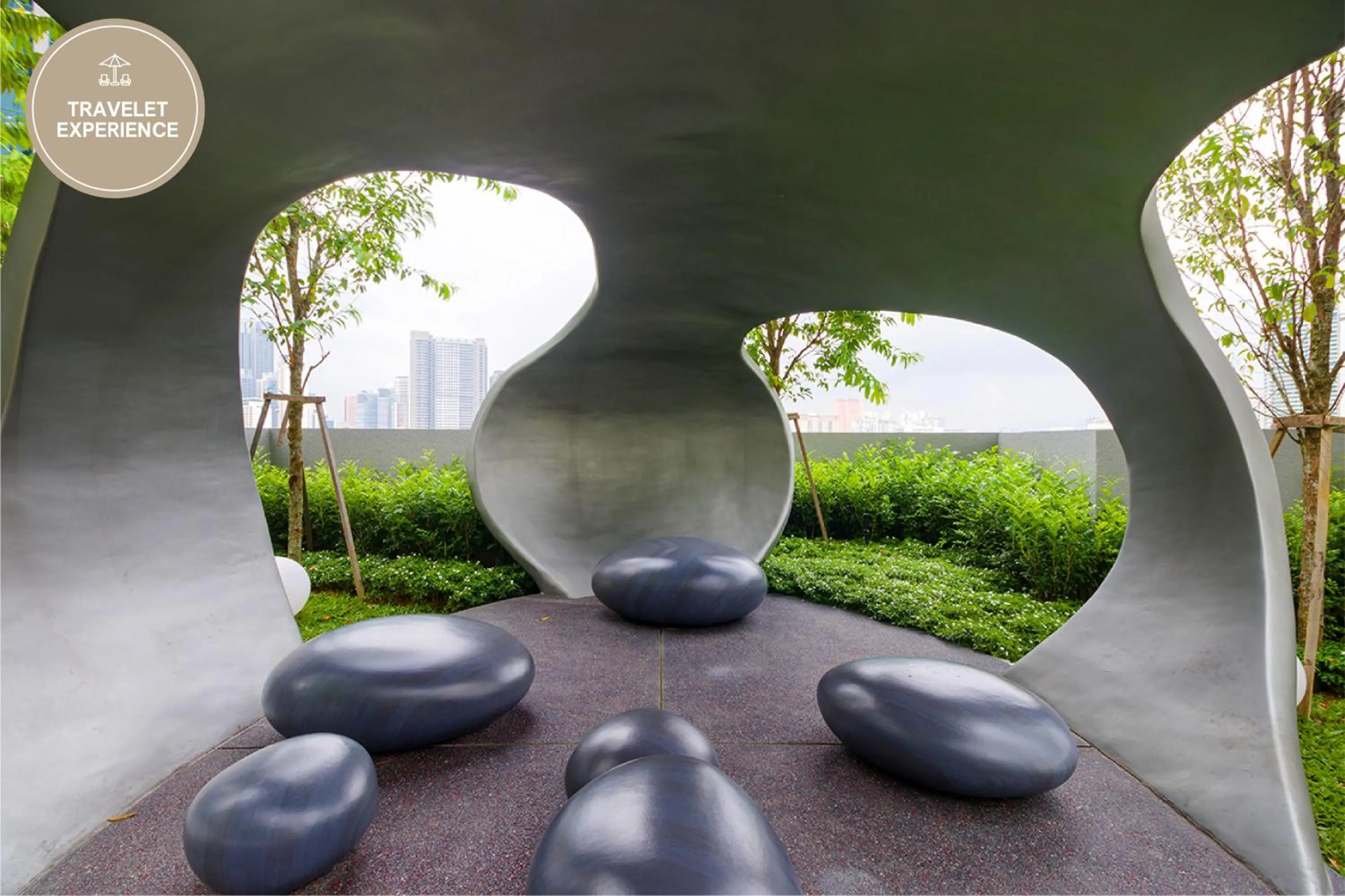 Garden in Scarletz Suites KLCC, Travelet