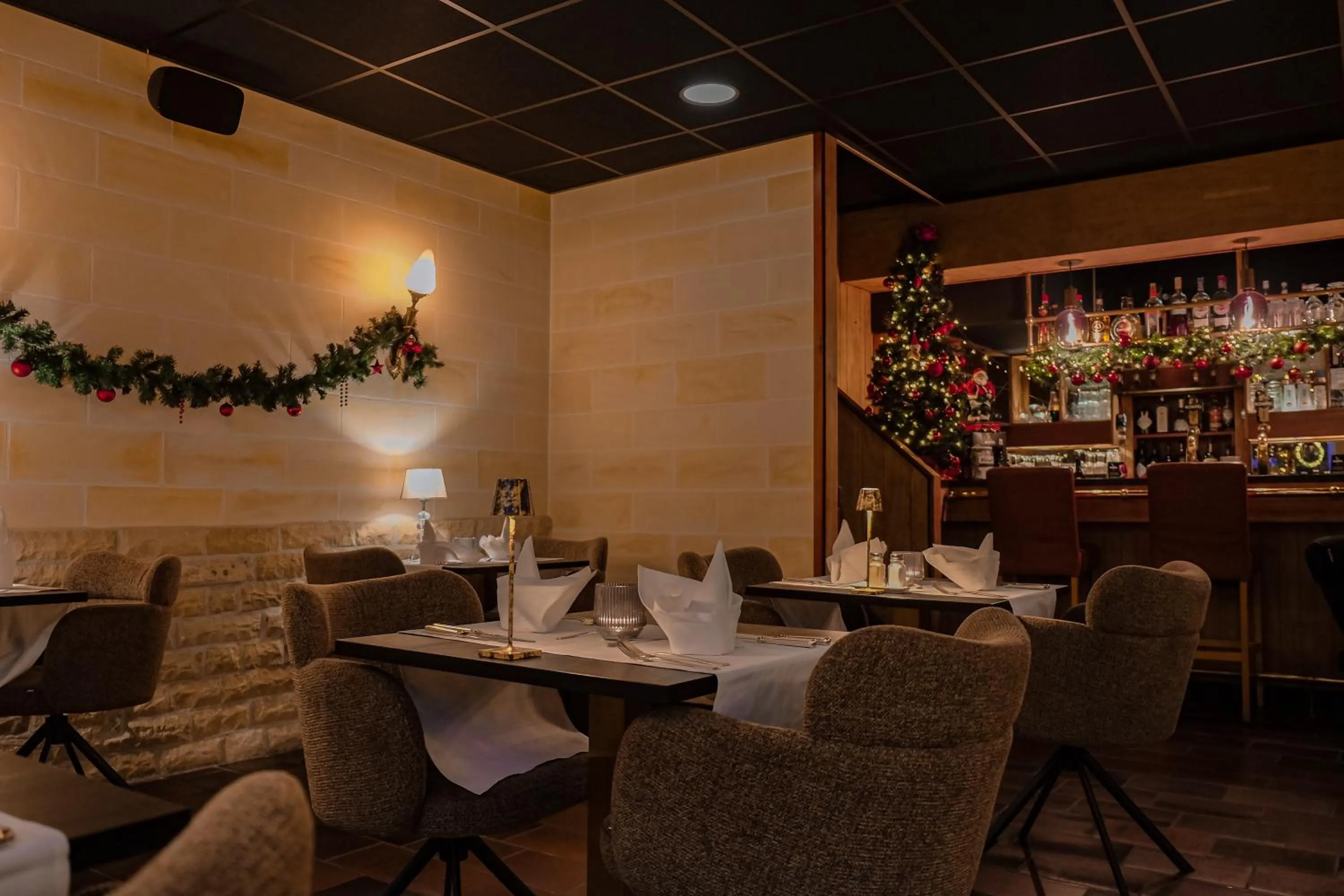 Restaurant/places to eat in Hotel Atlanta