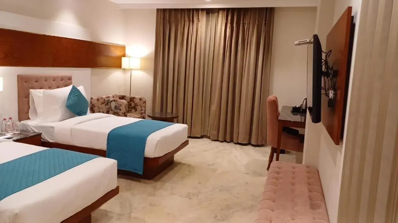 Bed in Inde Signature Jaipur Bed in Inde Signature Jaipur