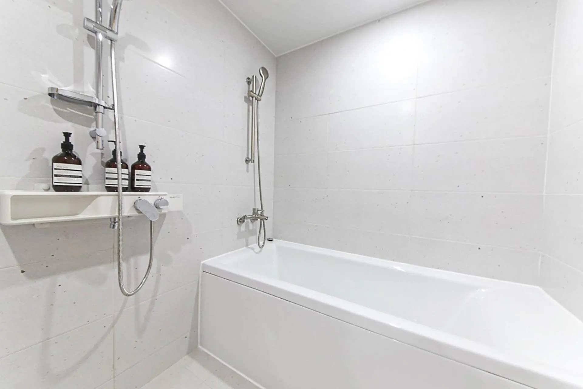 Shower in Busan Seomyeon Broa Hotel