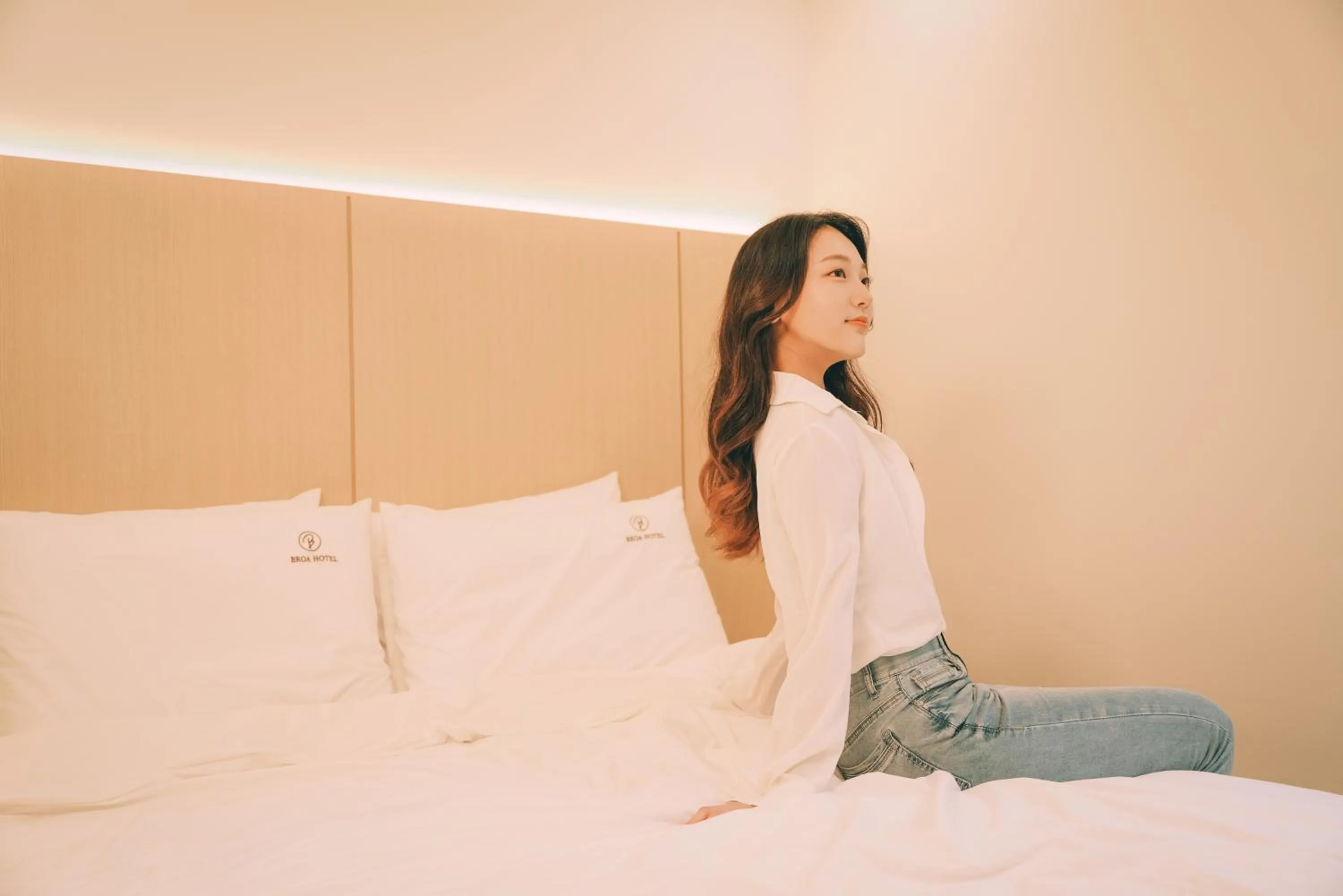 People, Bed in Busan Seomyeon Broa Hotel