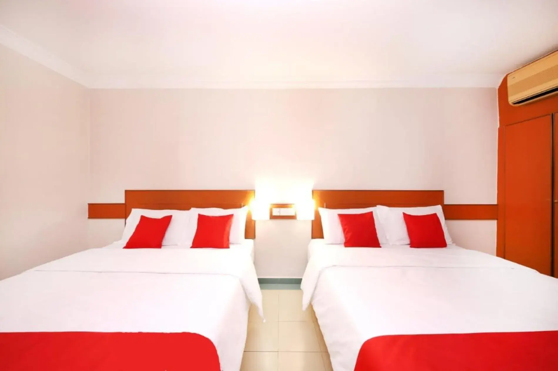 Bed in Famous Inn Hotel Bed in Famous Inn Hotel