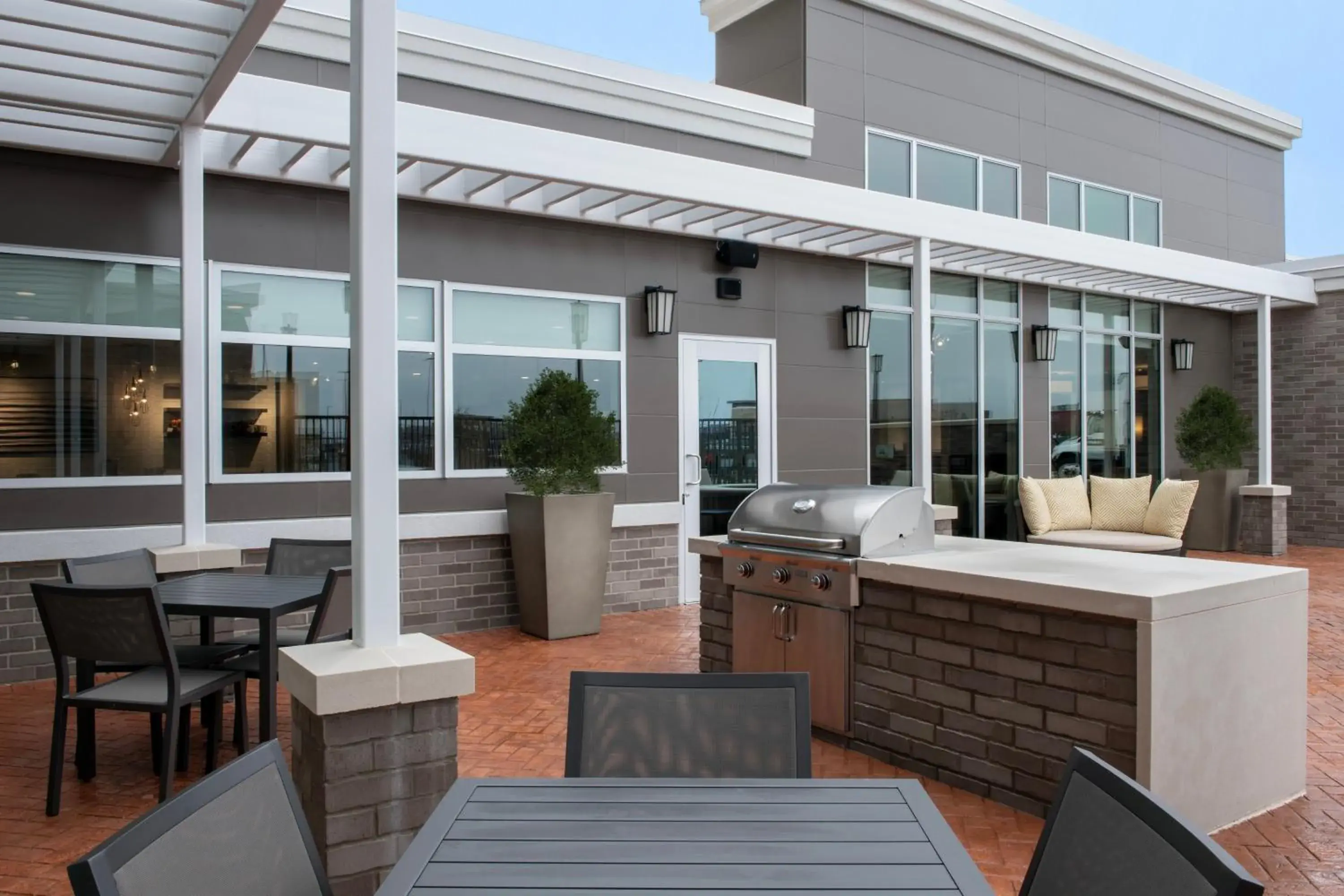 Restaurant/places to eat in Residence Inn by Marriott Dallas Grand Prairie