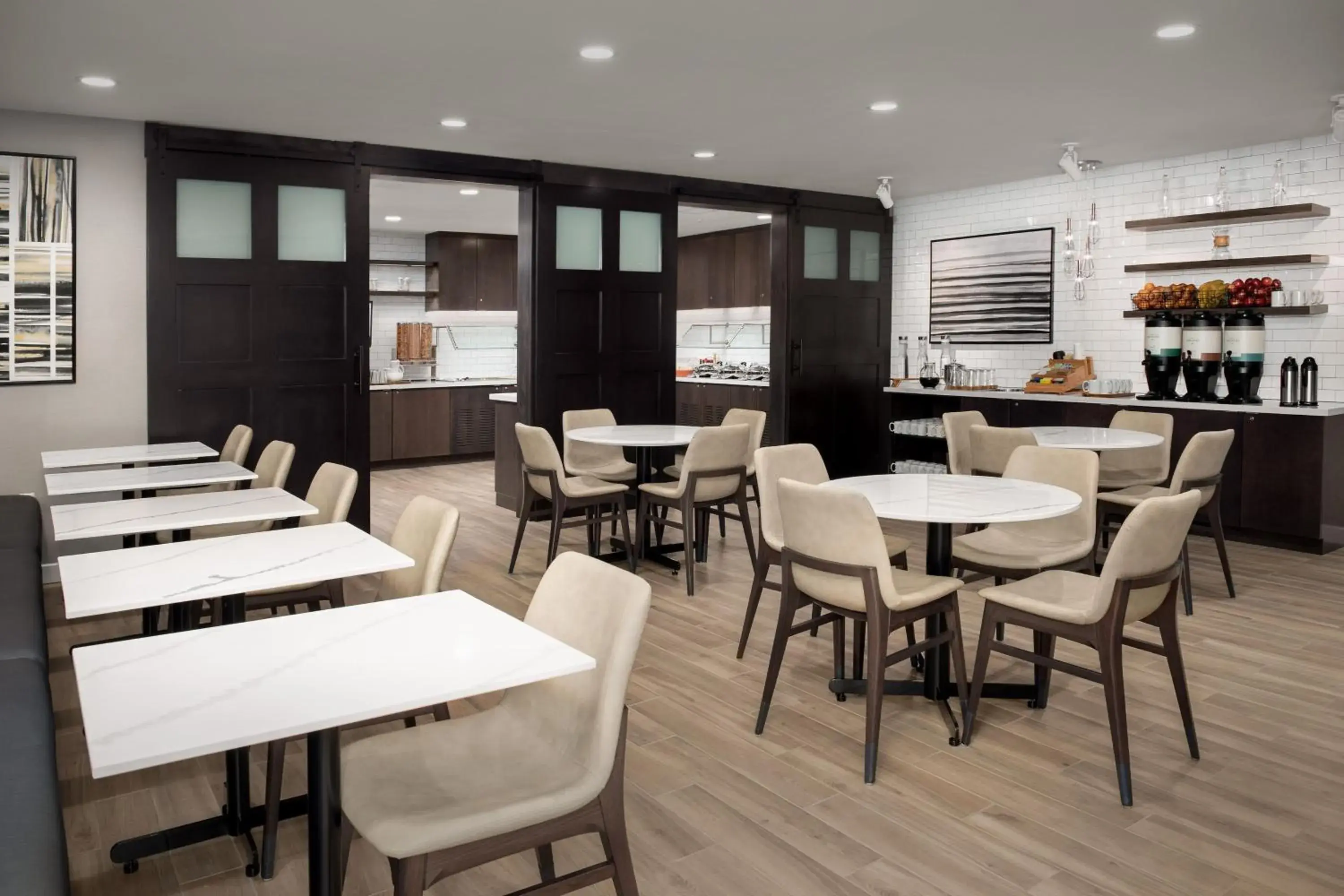 Breakfast, Restaurant/Places to Eat in Residence Inn by Marriott Dallas Grand Prairie