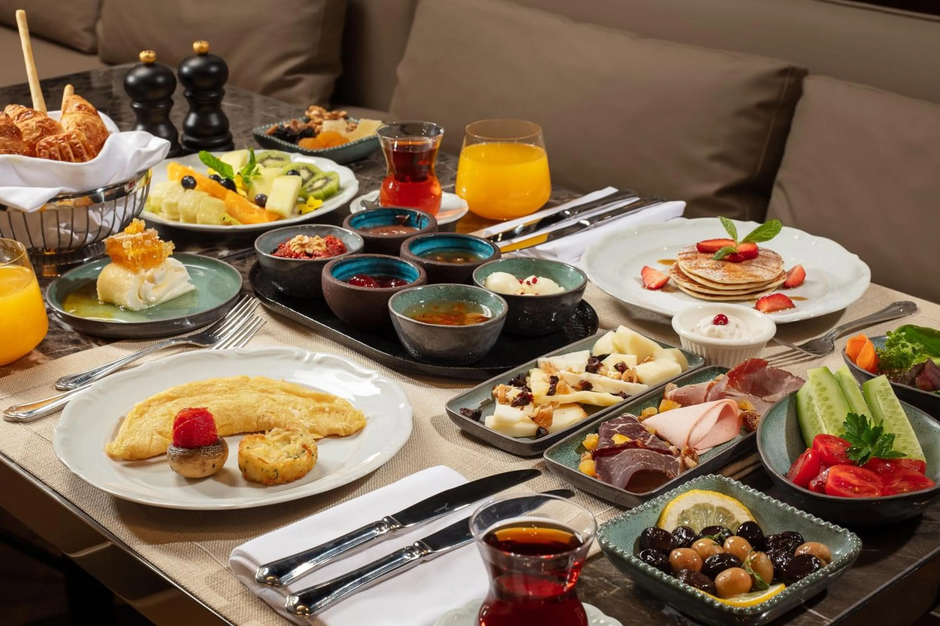 Breakfast in Sanasaryan Han, a Luxury Collection Hotel, Istanbul