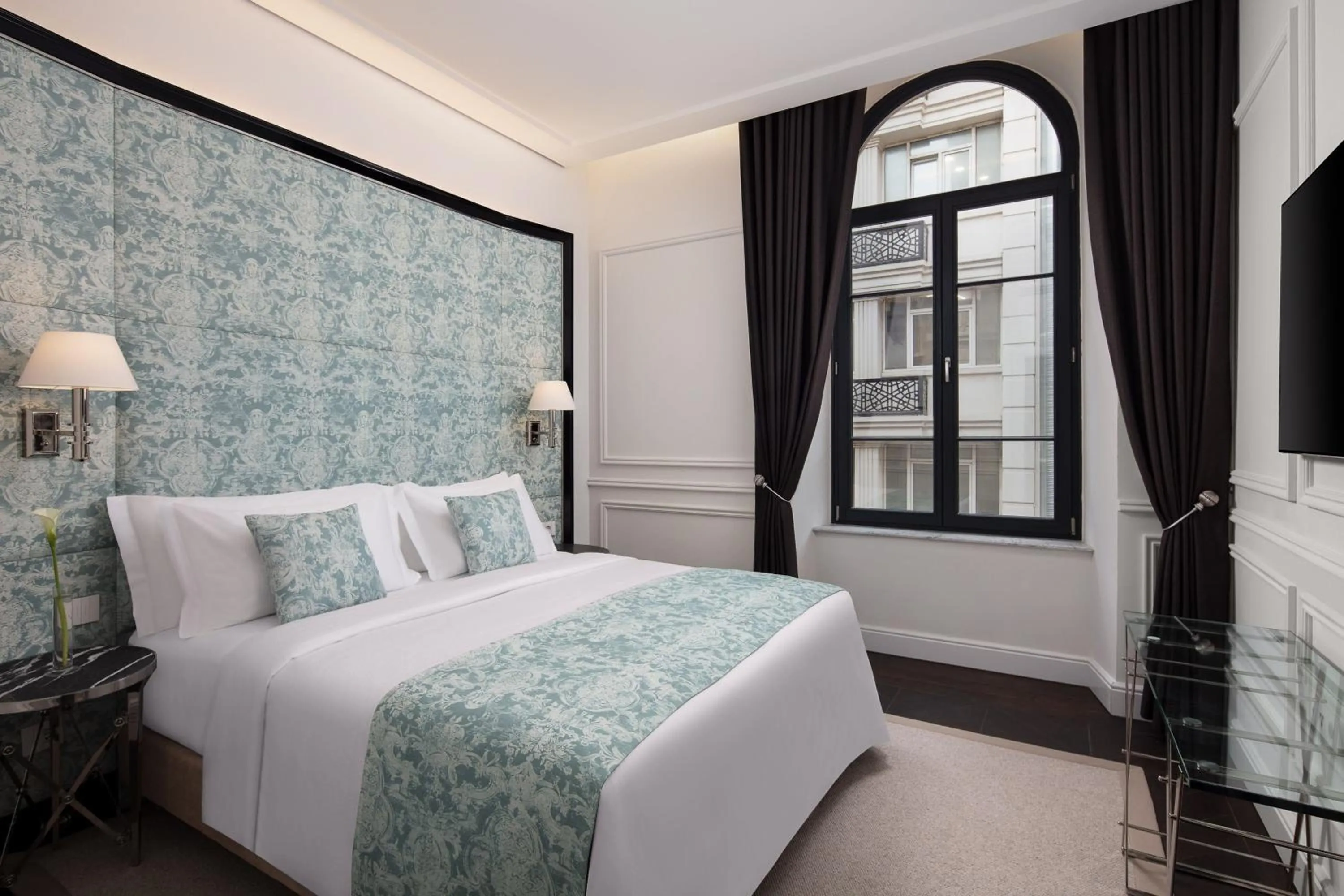 Bedroom, Bed in Sanasaryan Han, a Luxury Collection Hotel, Istanbul