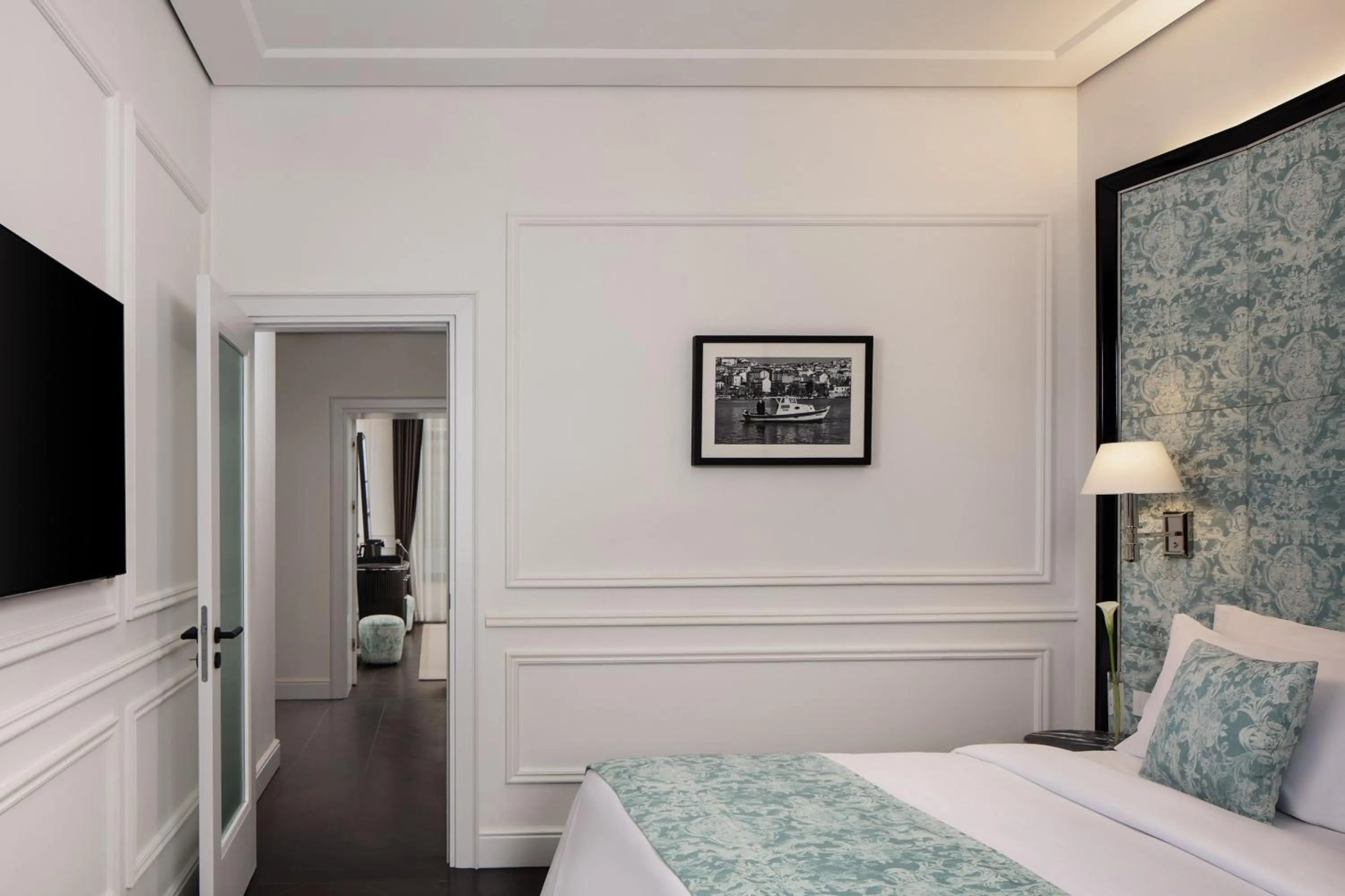 Bedroom, Bed in Sanasaryan Han, a Luxury Collection Hotel, Istanbul