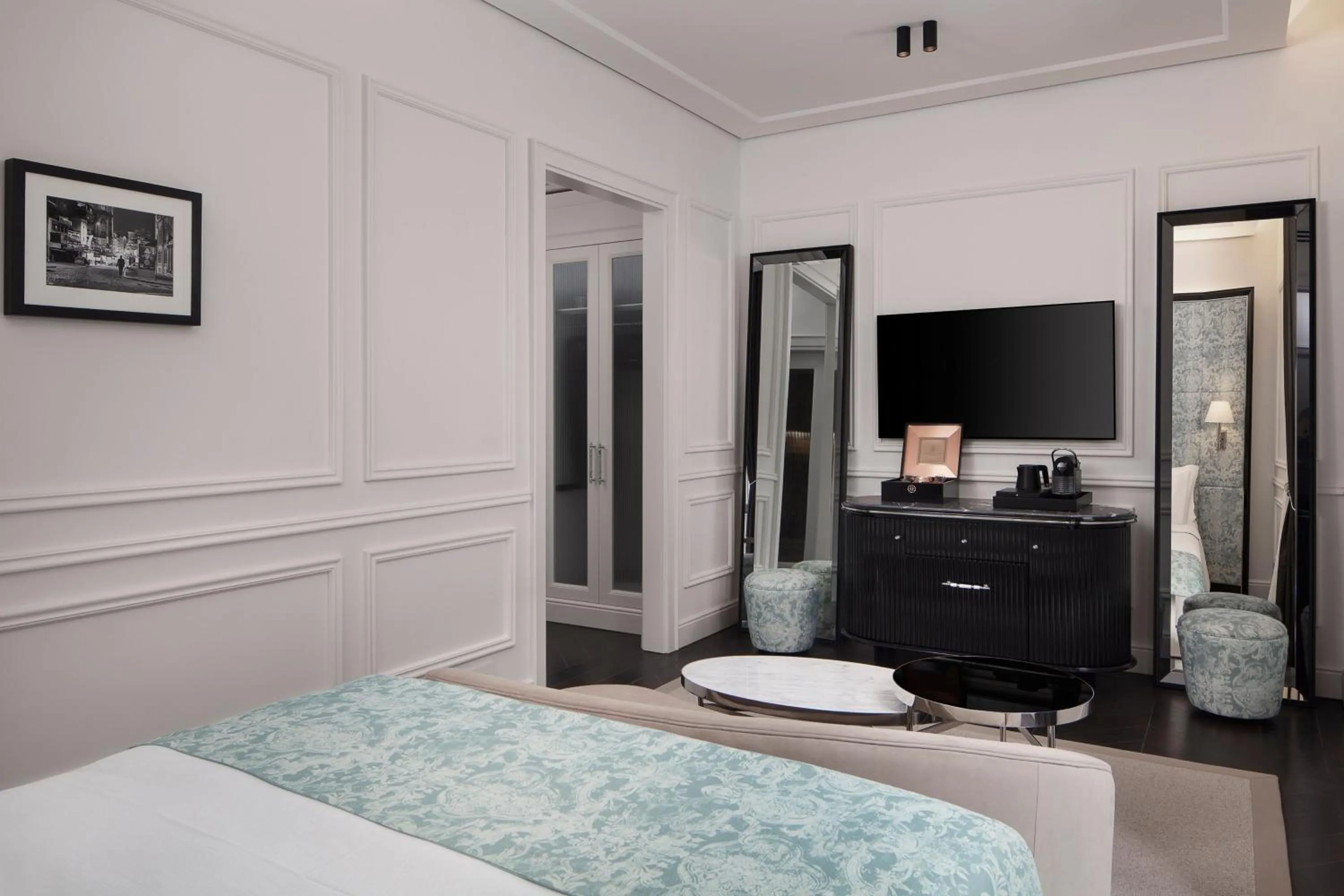 Photo of the whole room, Bed in Sanasaryan Han, a Luxury Collection Hotel, Istanbul