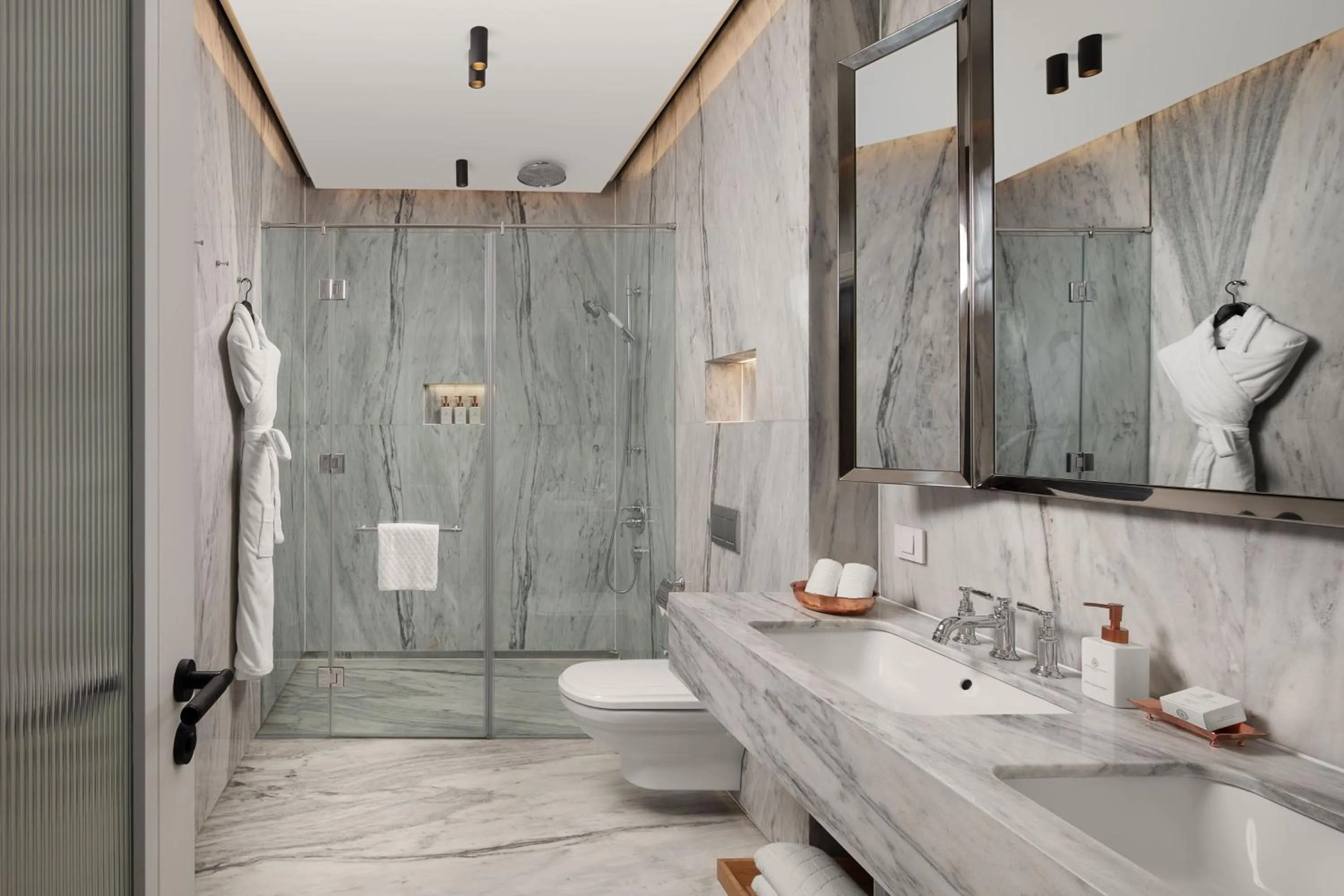 Bathroom in Sanasaryan Han, a Luxury Collection Hotel, Istanbul