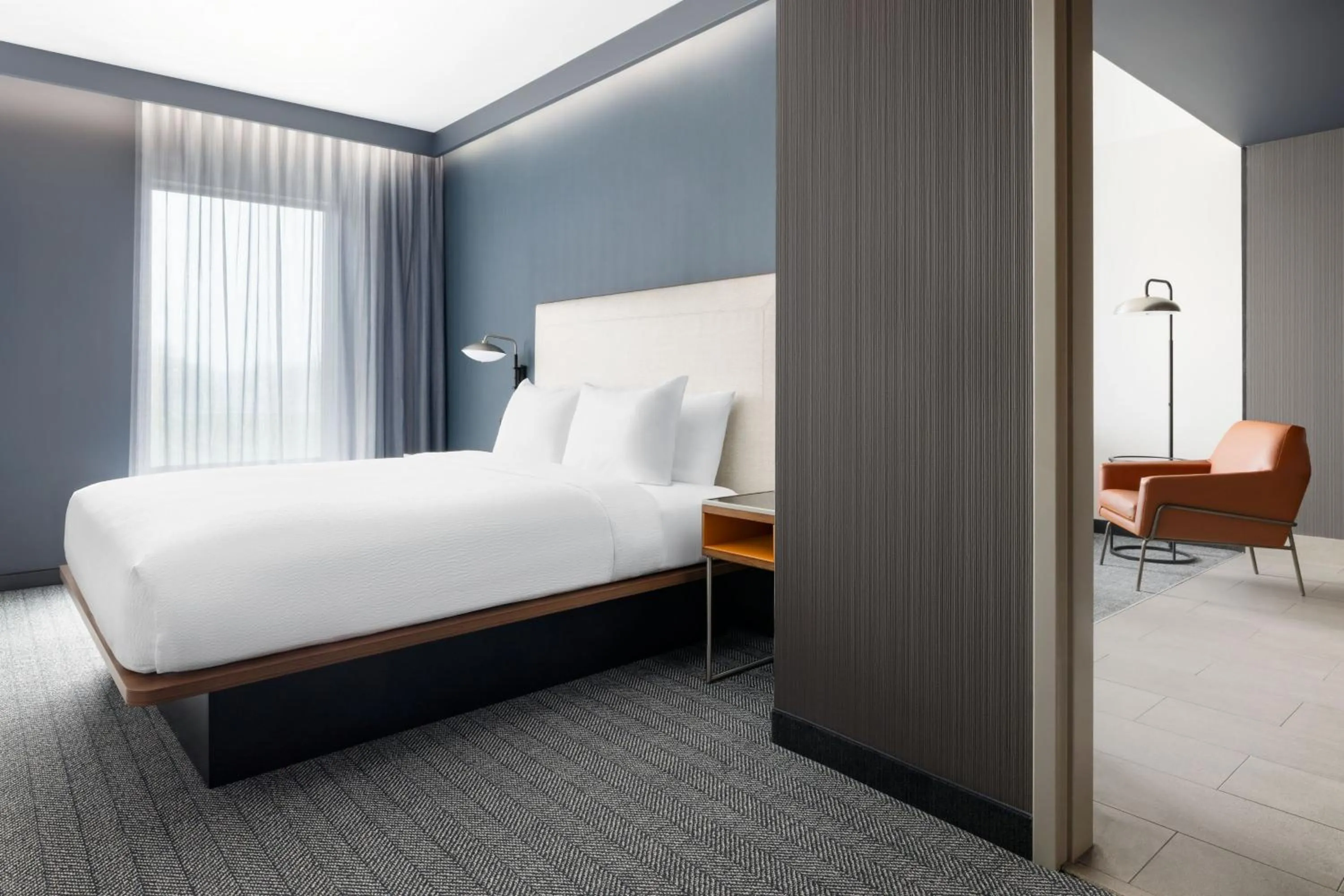 Photo of the whole room, Bed in Courtyard by Marriott New Castle