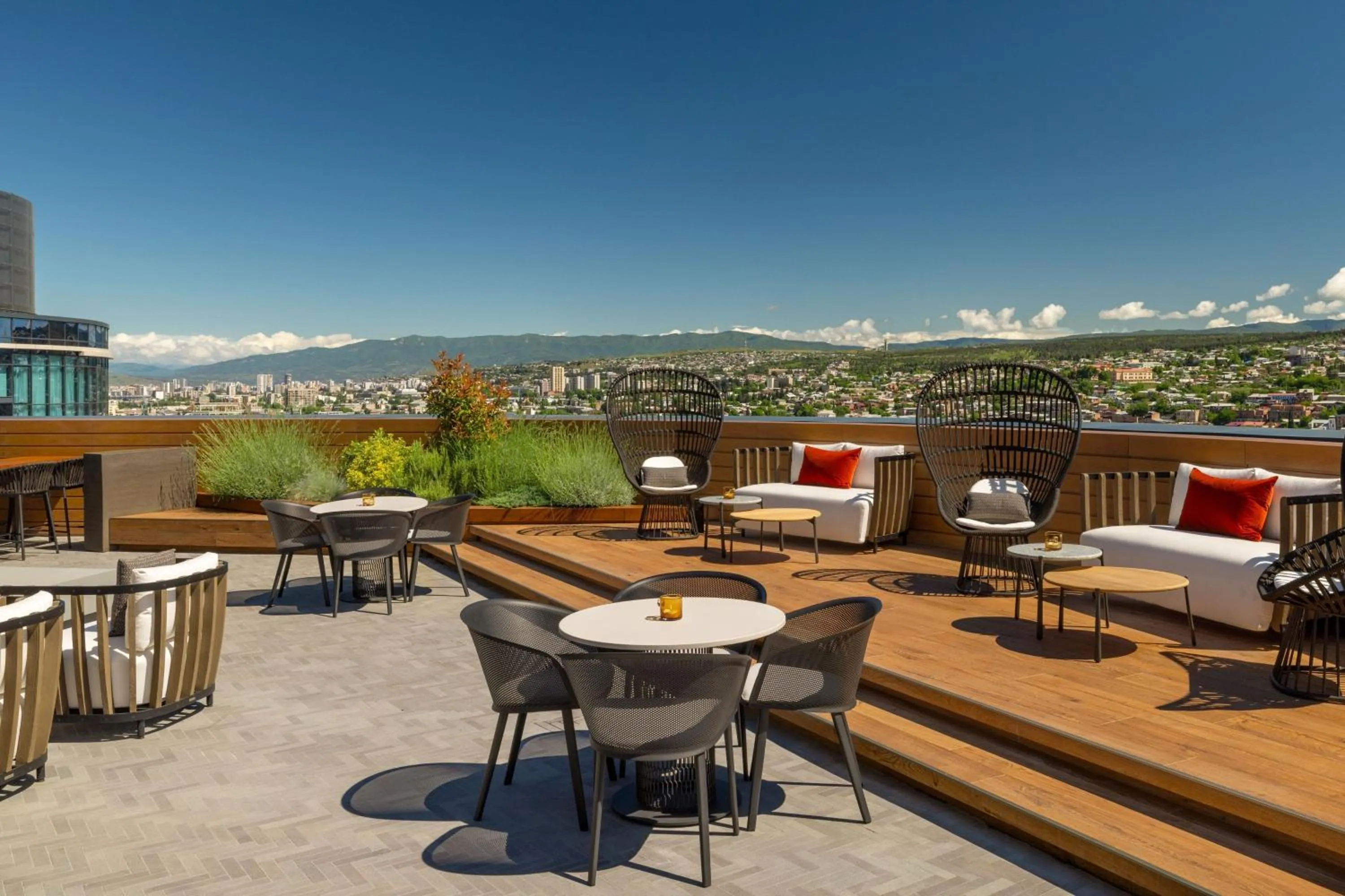 Lounge or bar in Paragraph Freedom Square, a Luxury Collection Hotel, Tbilisi