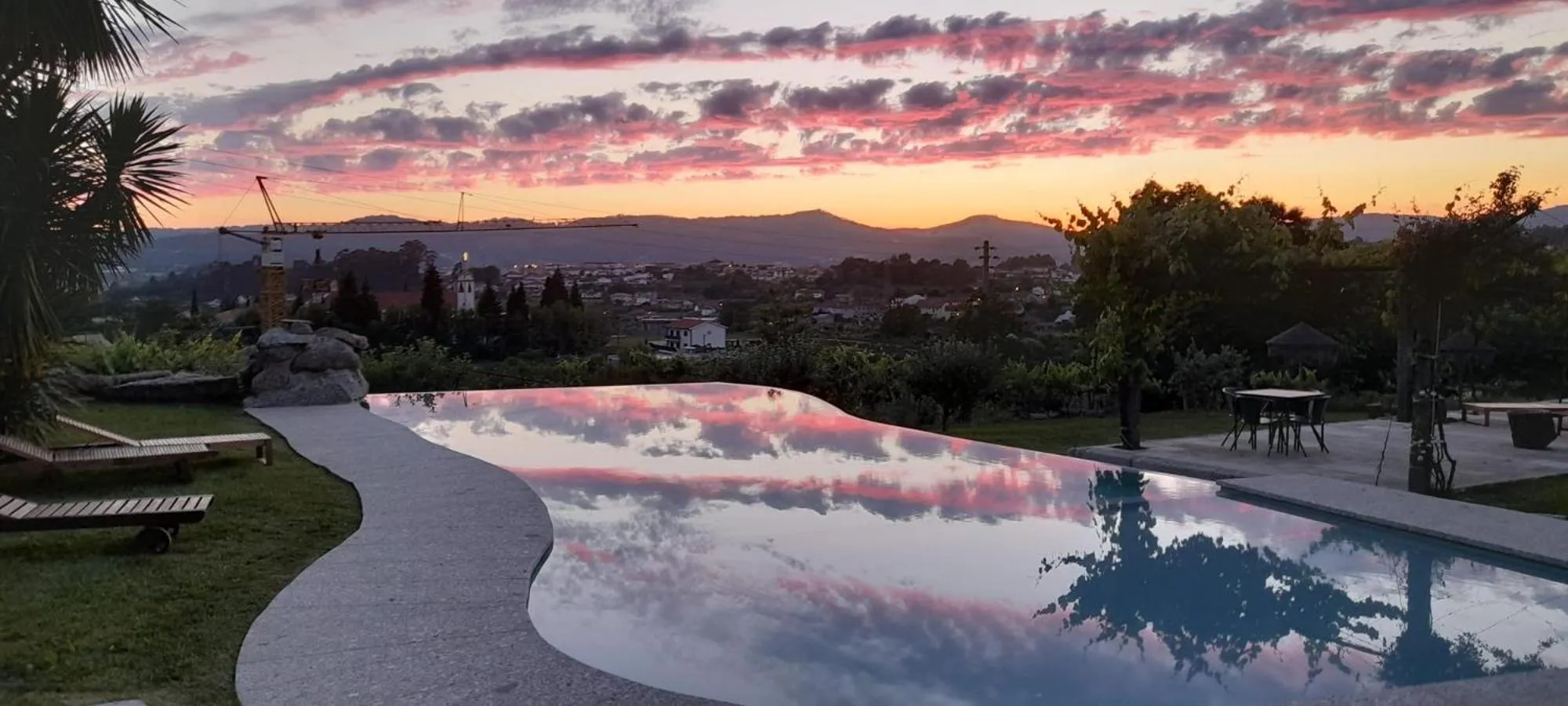 Swimming pool in Hotel Quinta da Tulha By VimaHotels