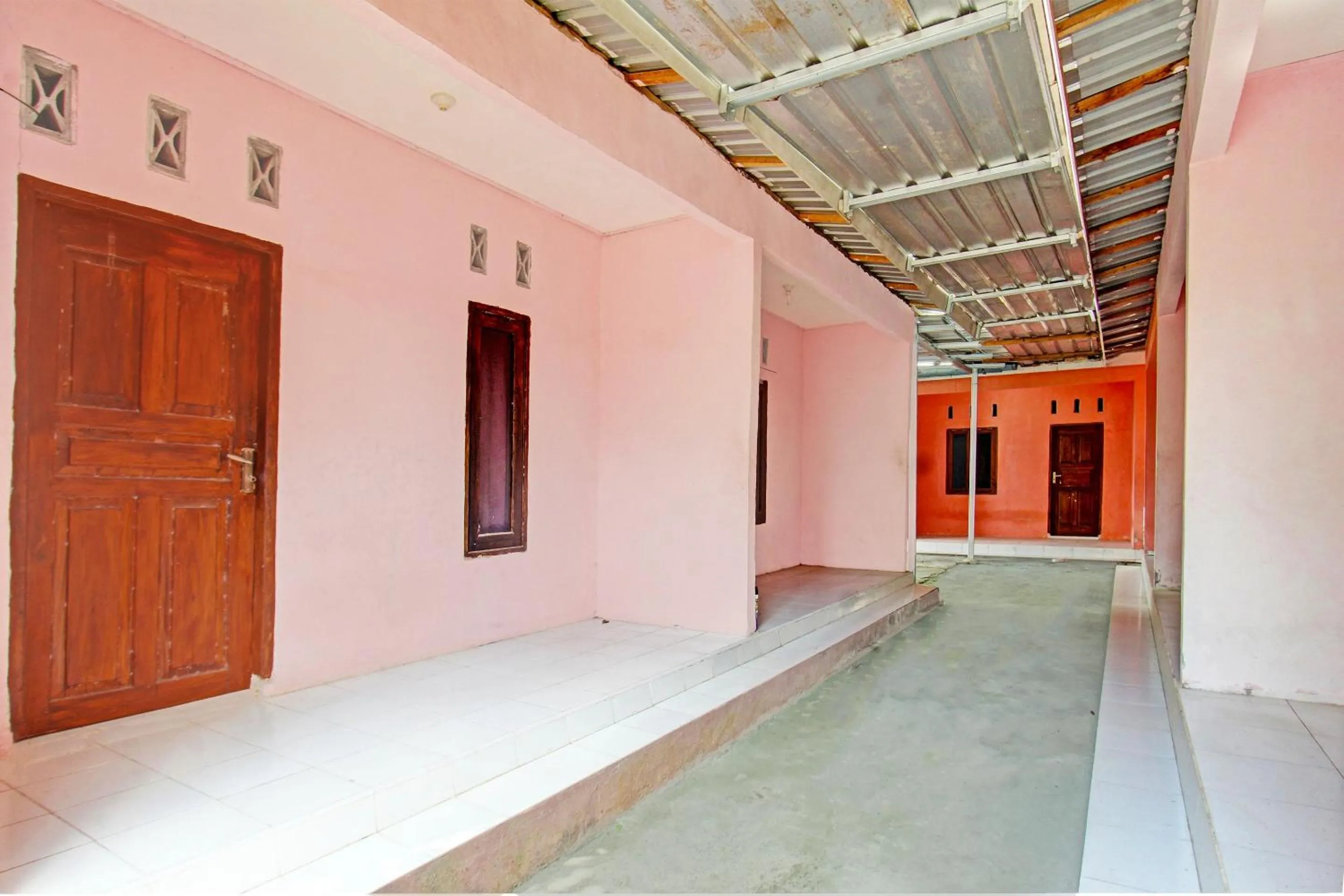 Lobby or reception in OYO Life 93058 Kos Subur