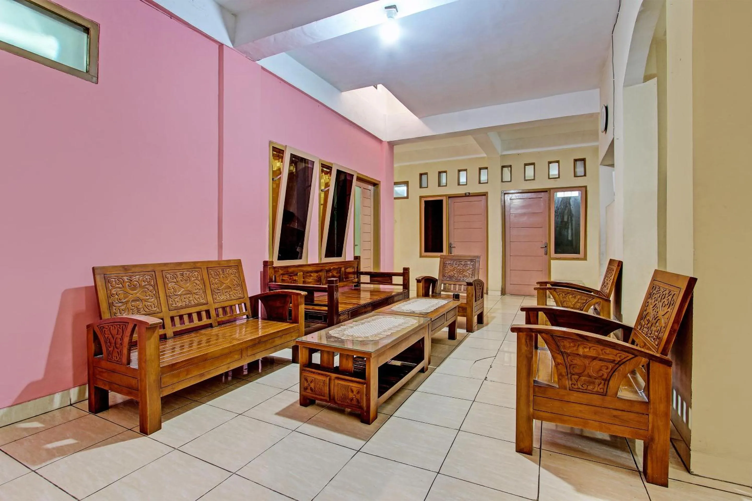 Lobby or reception in OYO Life 92663 Karmel 6