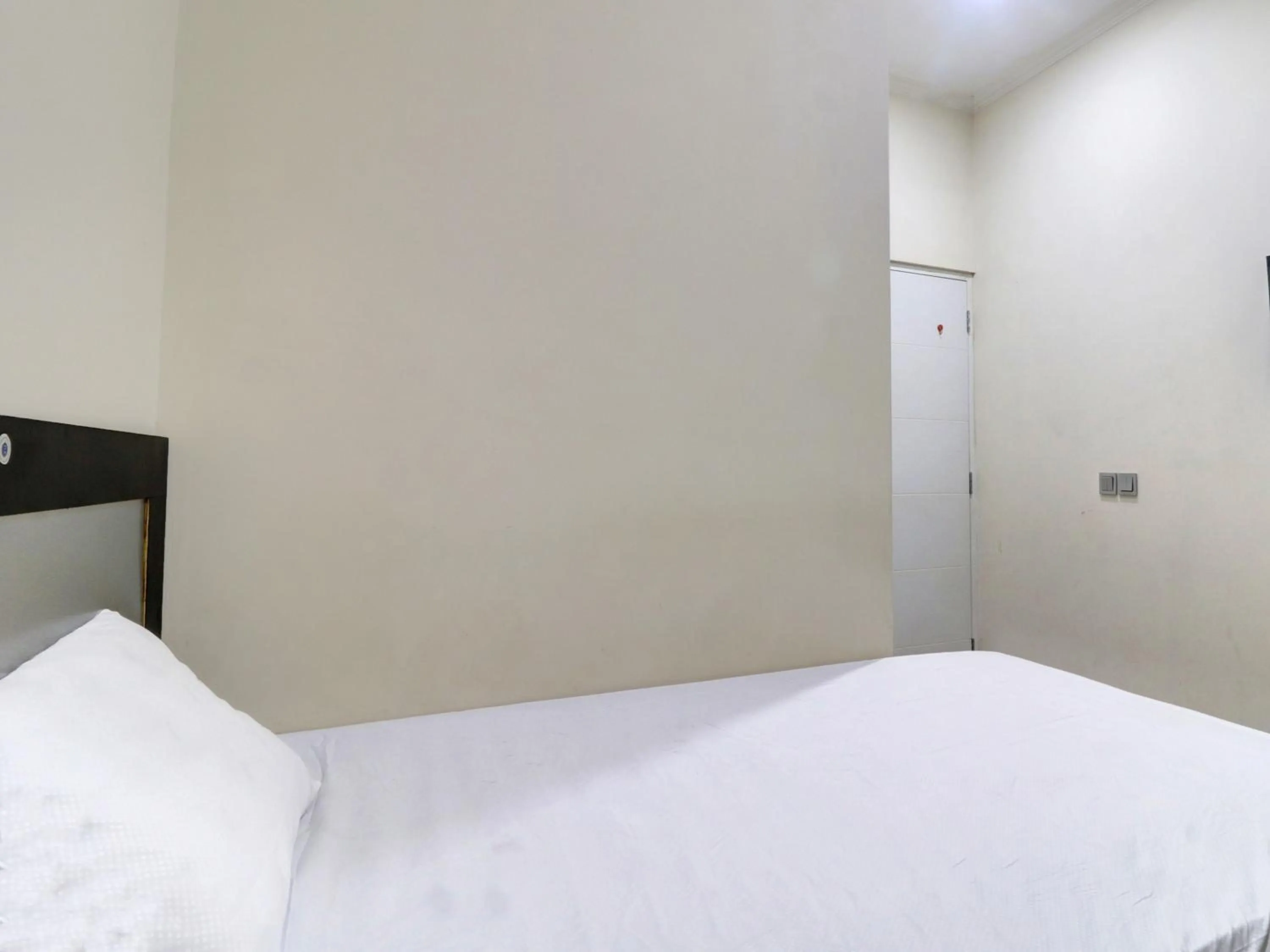 Bedroom, Bed in OYO Life 92707 D-akomiba Residence