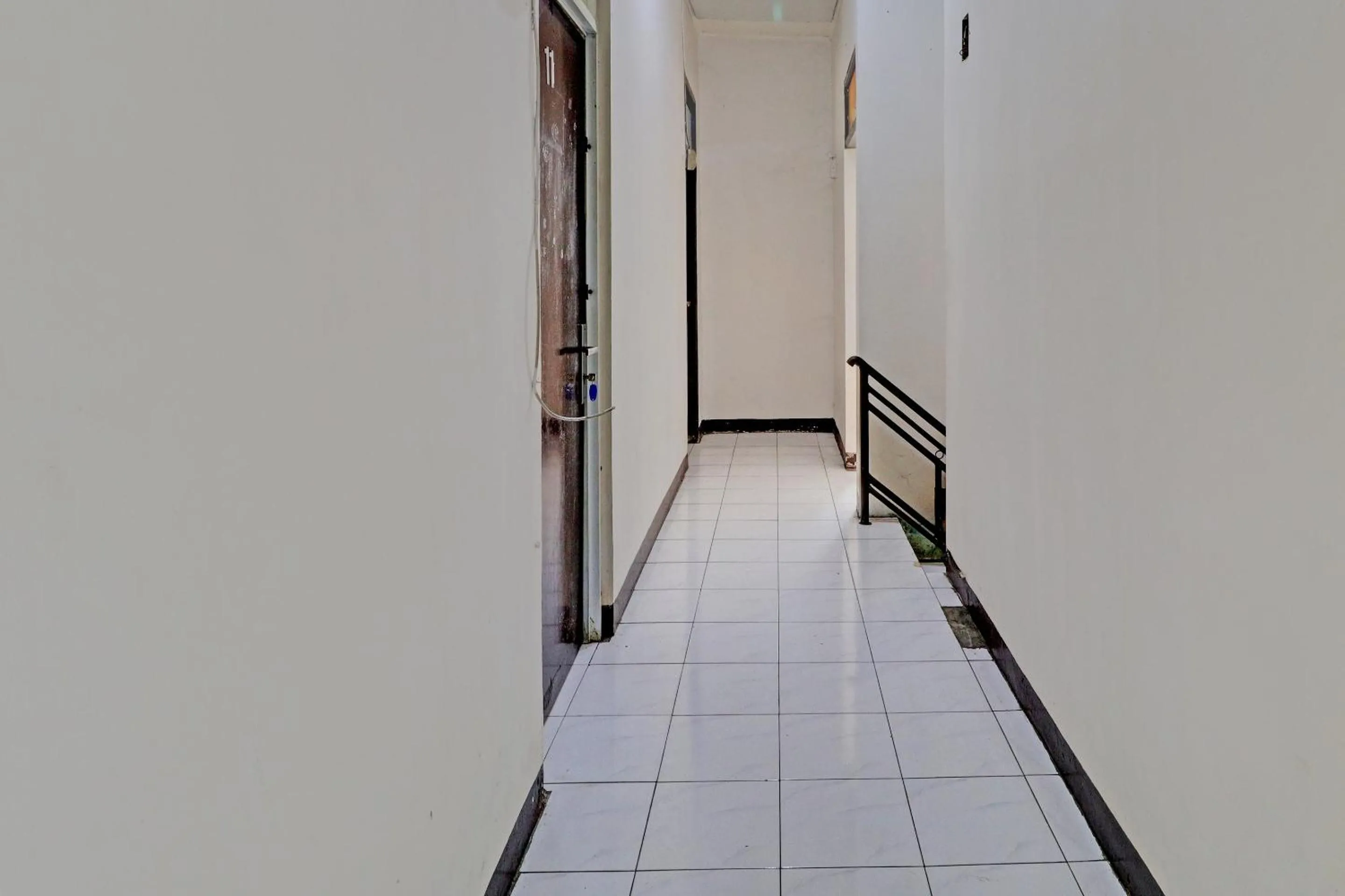 OYO Life 92685 Kost Arimbi