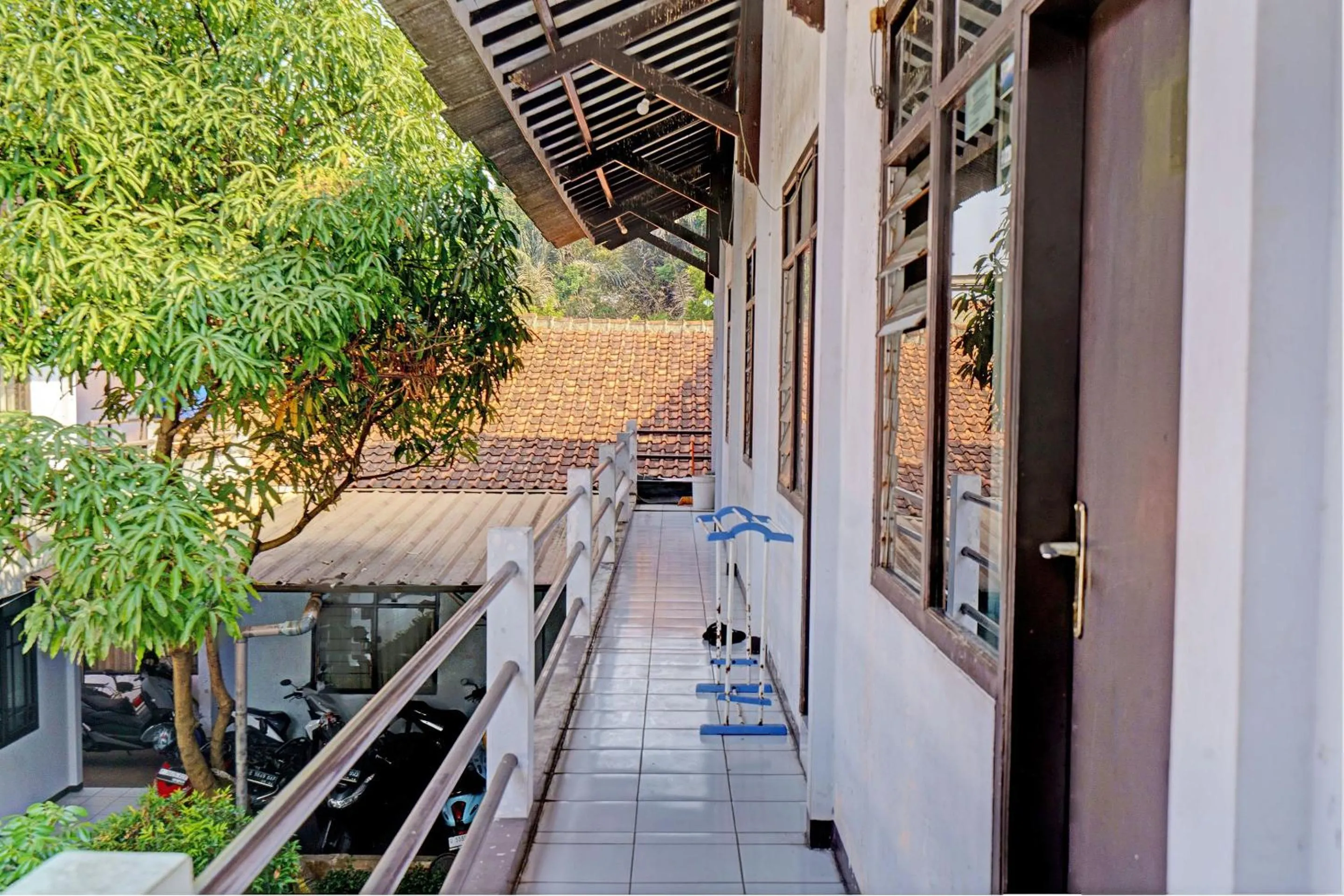 OYO Life 92901 Kost Bu Nur