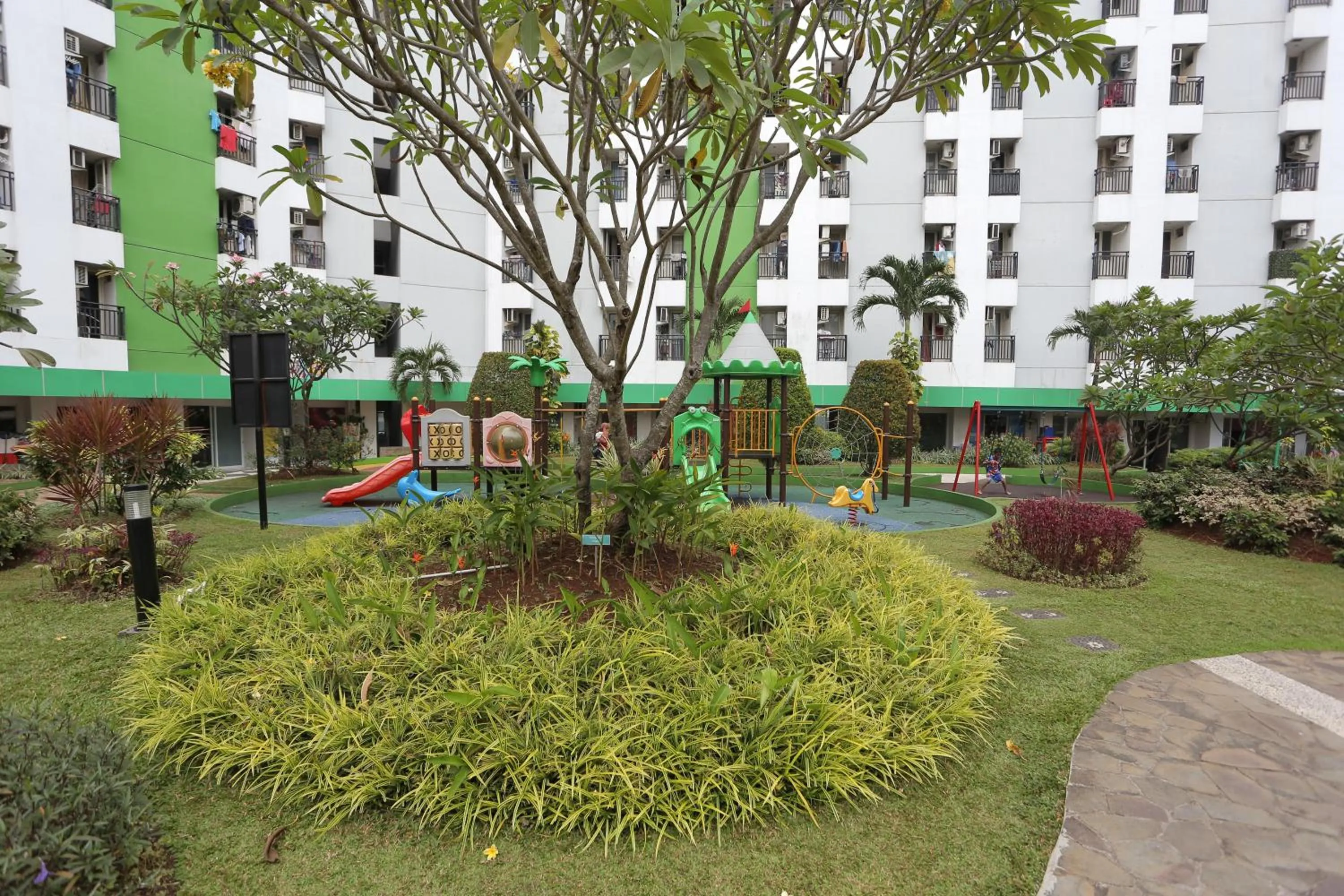 Facade/entrance in OYO Life 93008 Pelangi Coliving