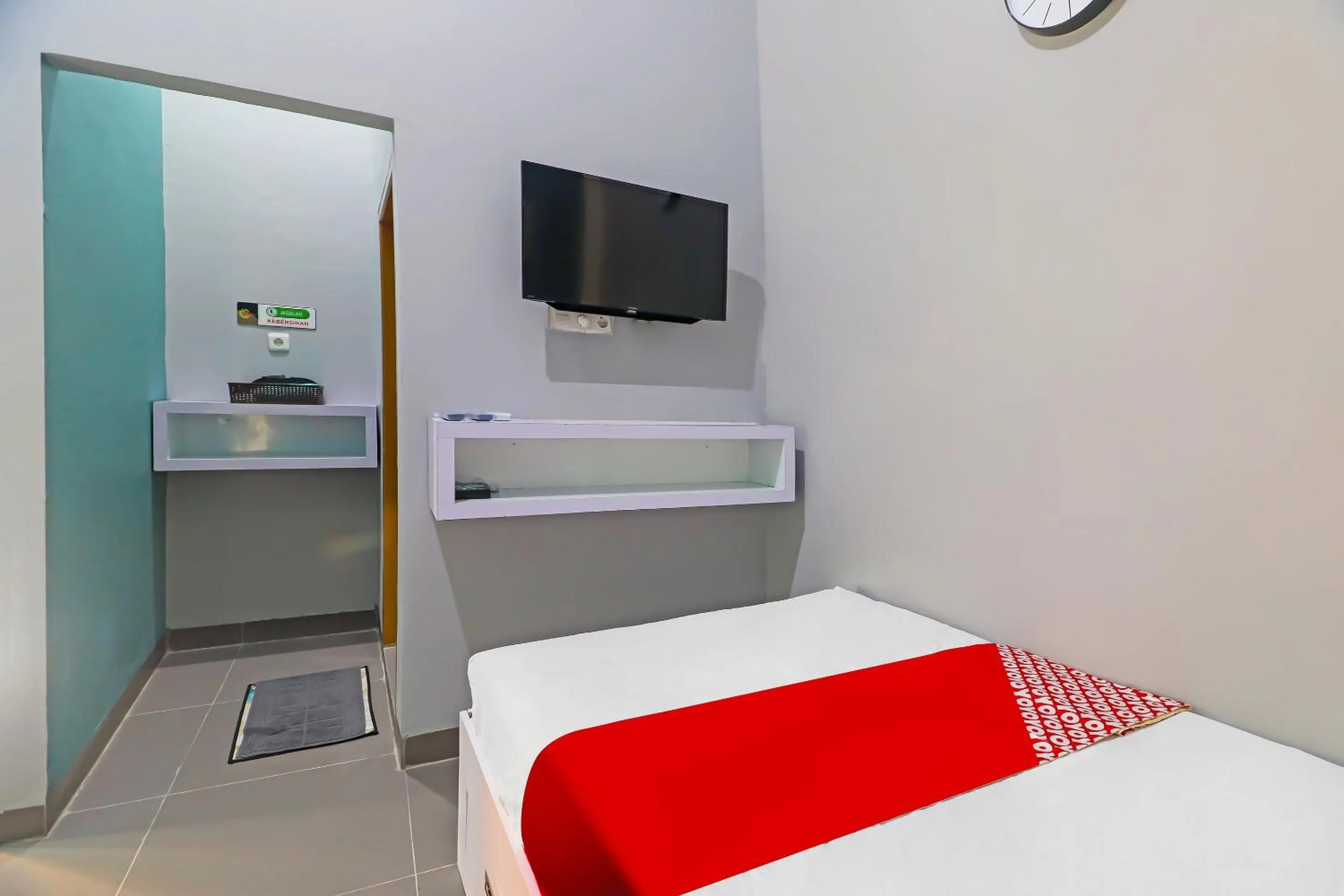 Bedroom, Bed in OYO Life 92691 Mc Kost Syariah