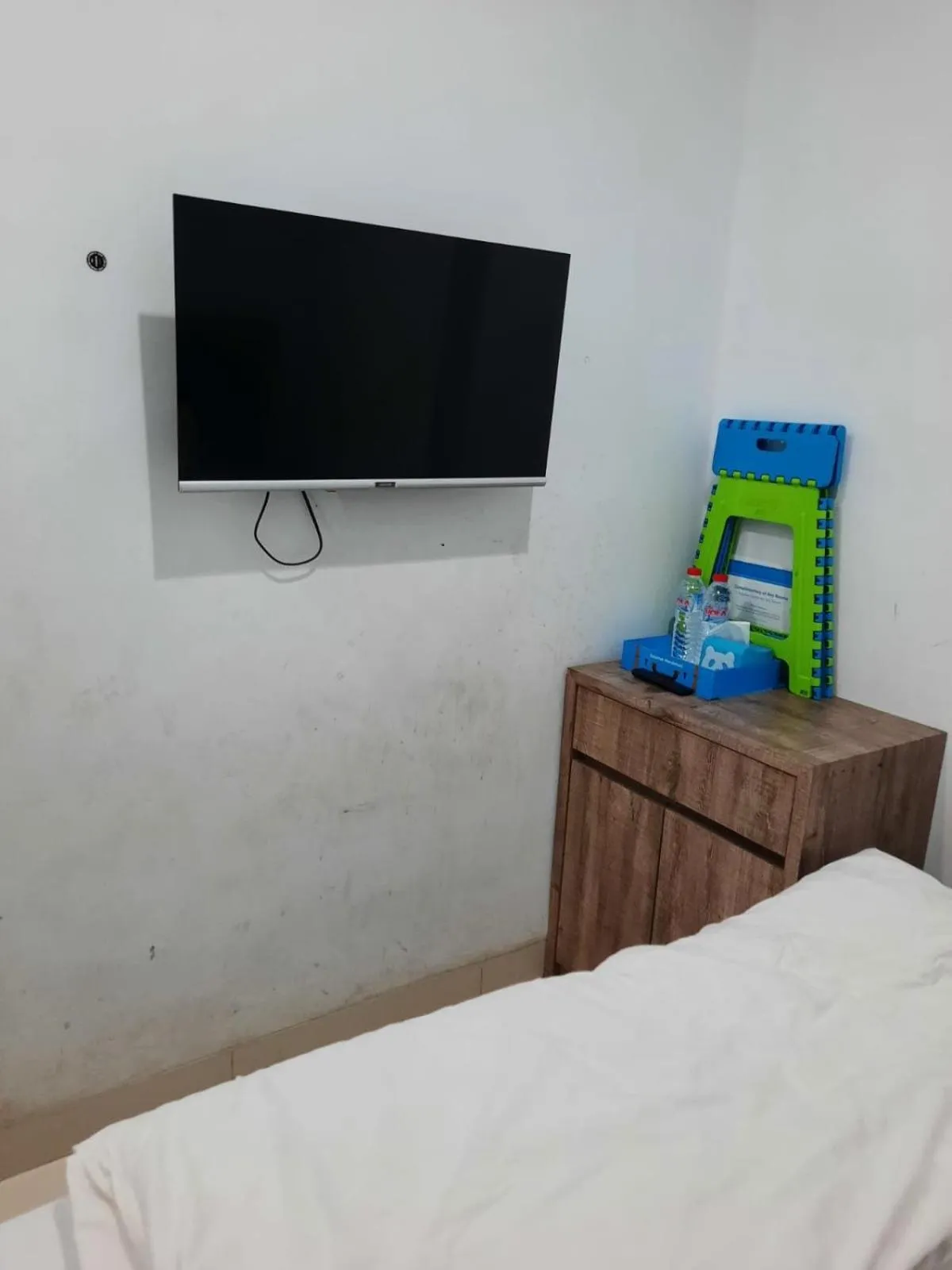 Bedroom, Bed in OYO Life 92883 Kost Ratana Cengkareng Syariah