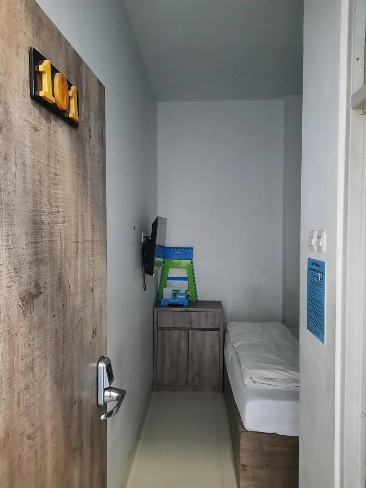 Bedroom, Bed in OYO Life 92883 Kost Ratana Cengkareng Syariah