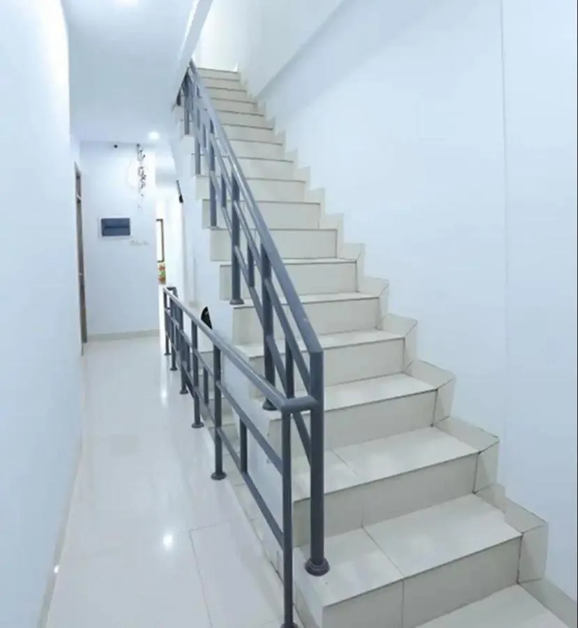 Lobby or reception in OYO Life 92883 Kost Ratana Cengkareng Syariah