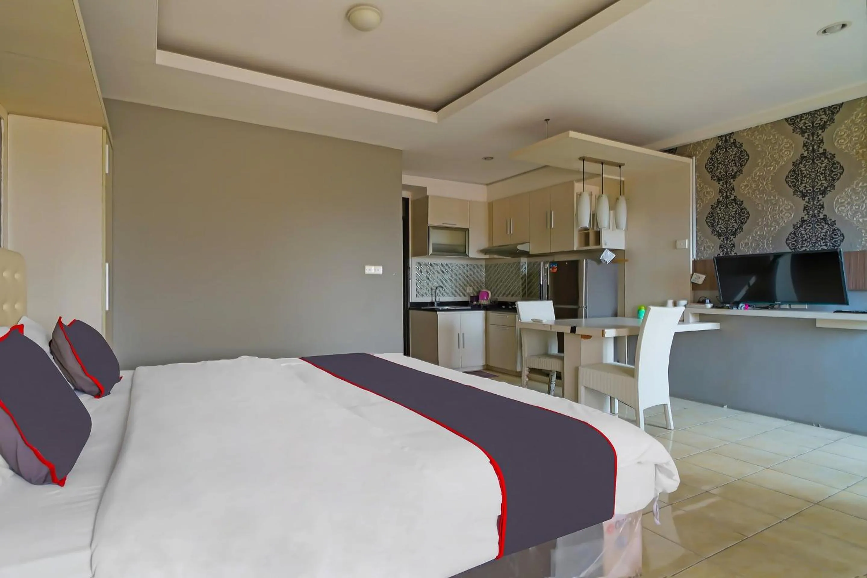 Bedroom in OYO Life 92774 The Edge Apartment By My Home