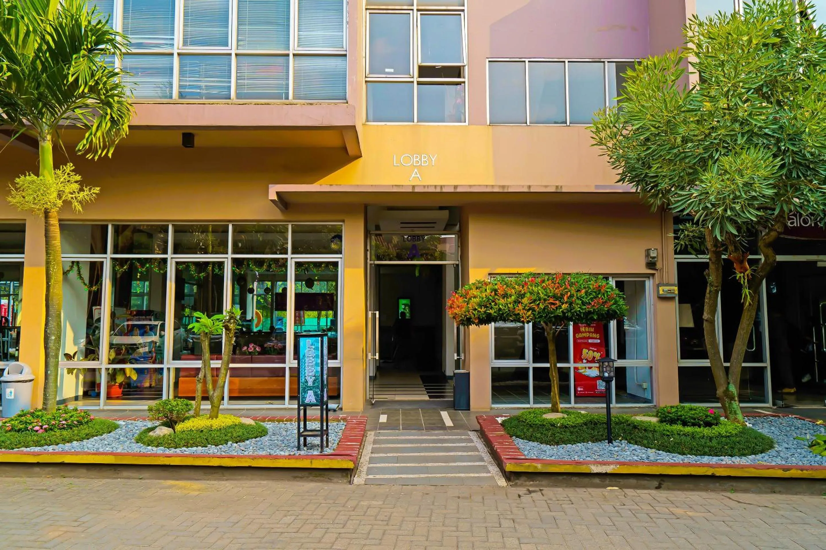 Facade/entrance in OYO Life 92774 The Edge Apartment By My Home