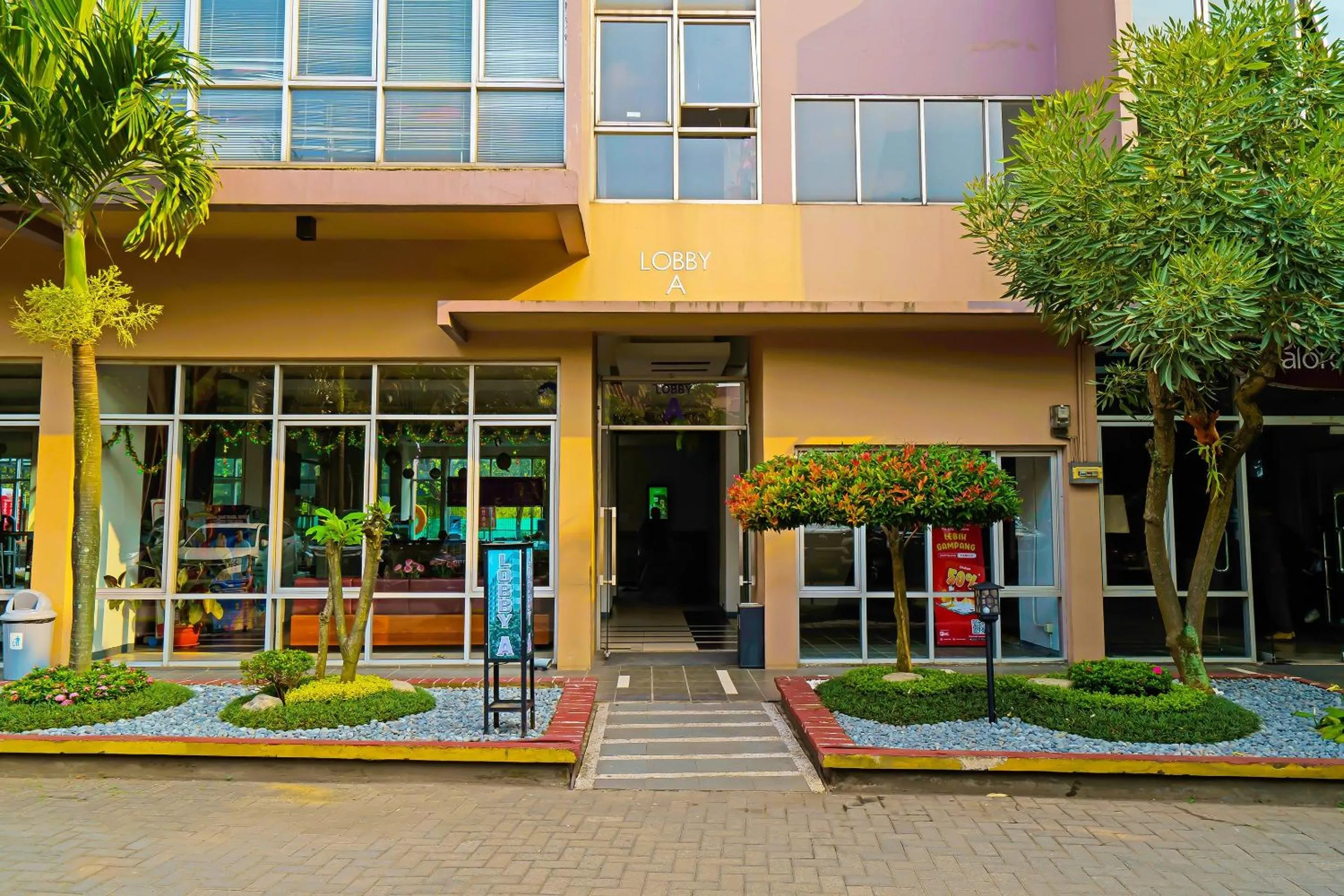 Facade/entrance in OYO Life 92774 The Edge Apartment By My Home