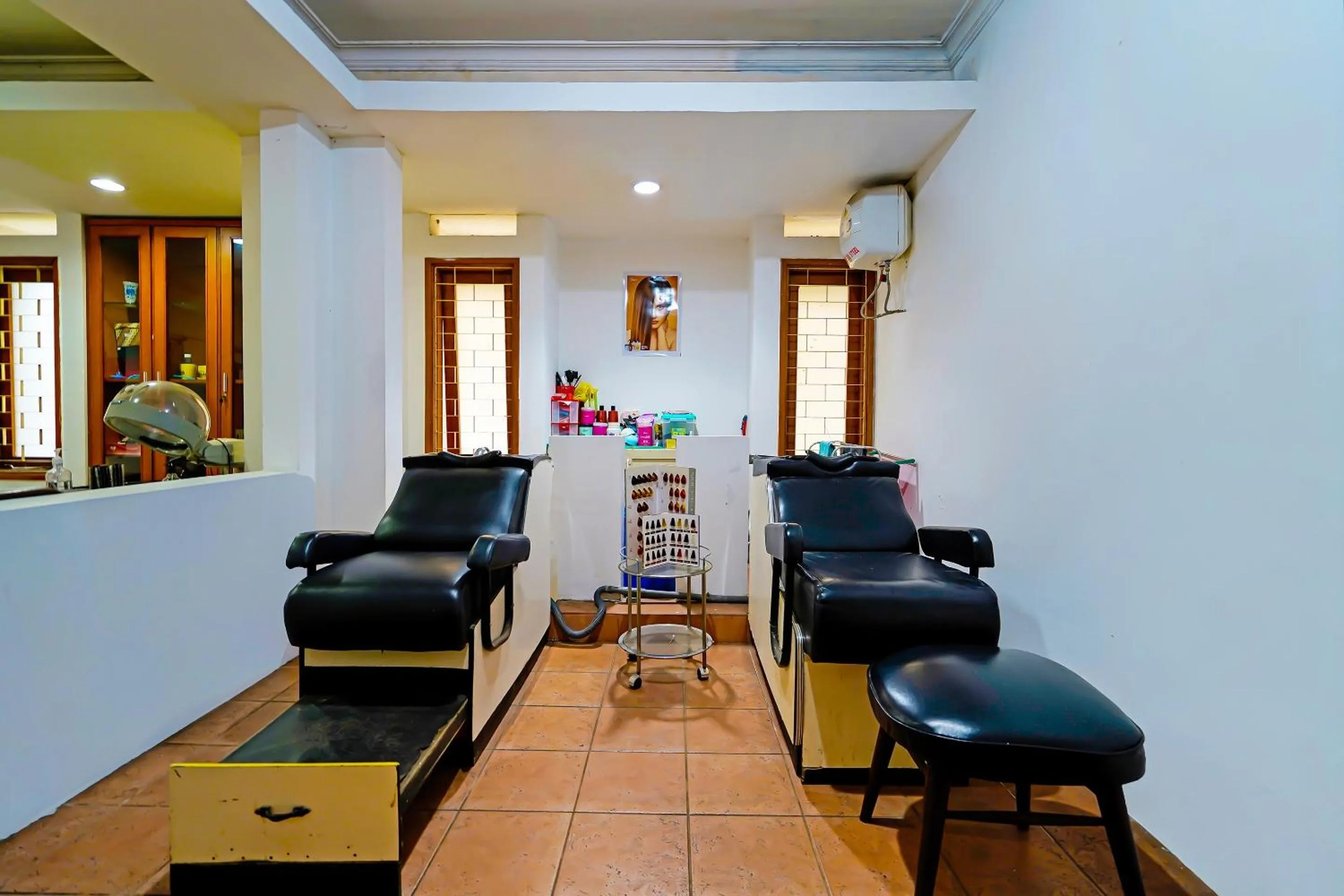 Lobby or reception in OYO Life 92835 Maya Adipuri