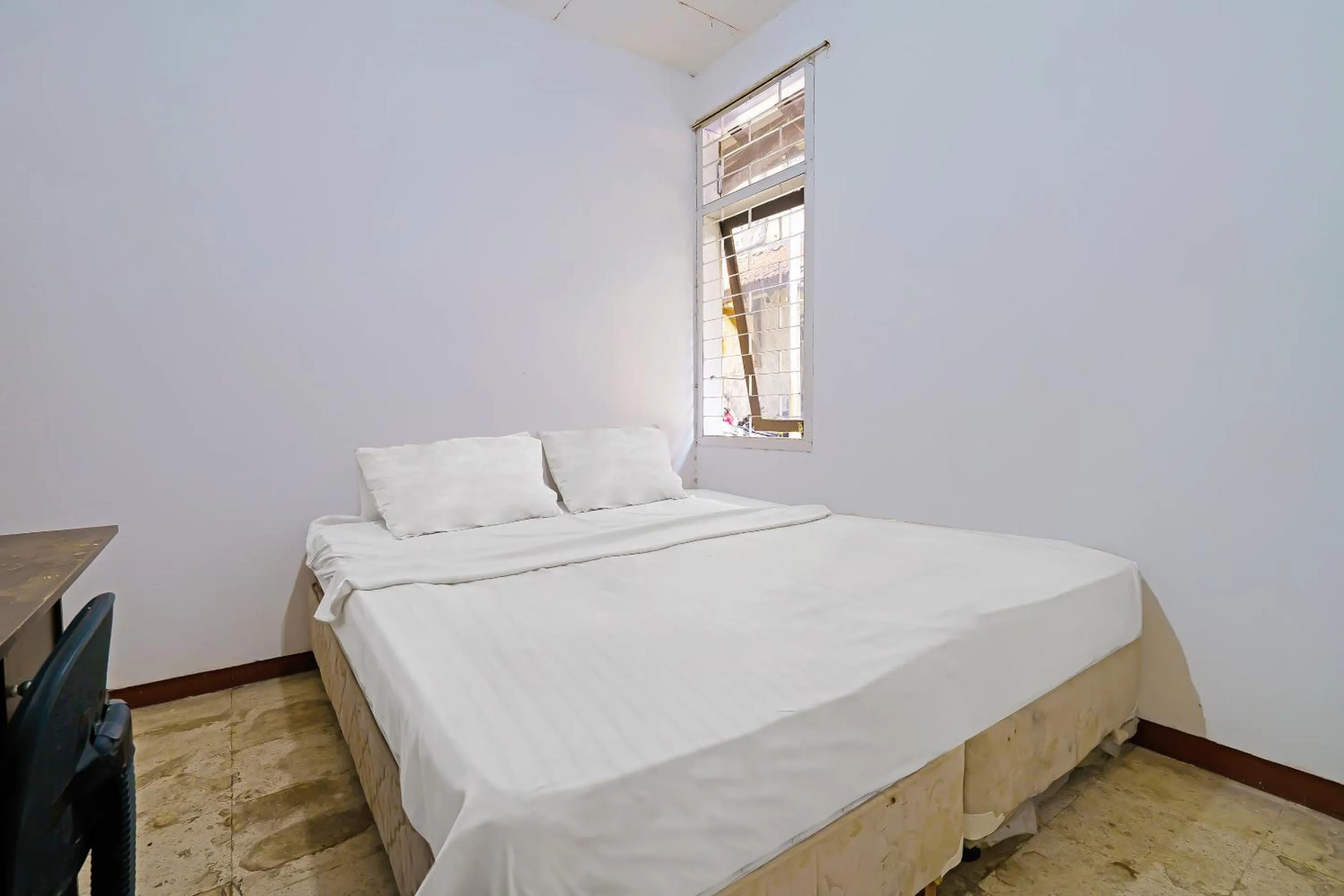 Bedroom, Bed in OYO Life 92835 Maya Adipuri