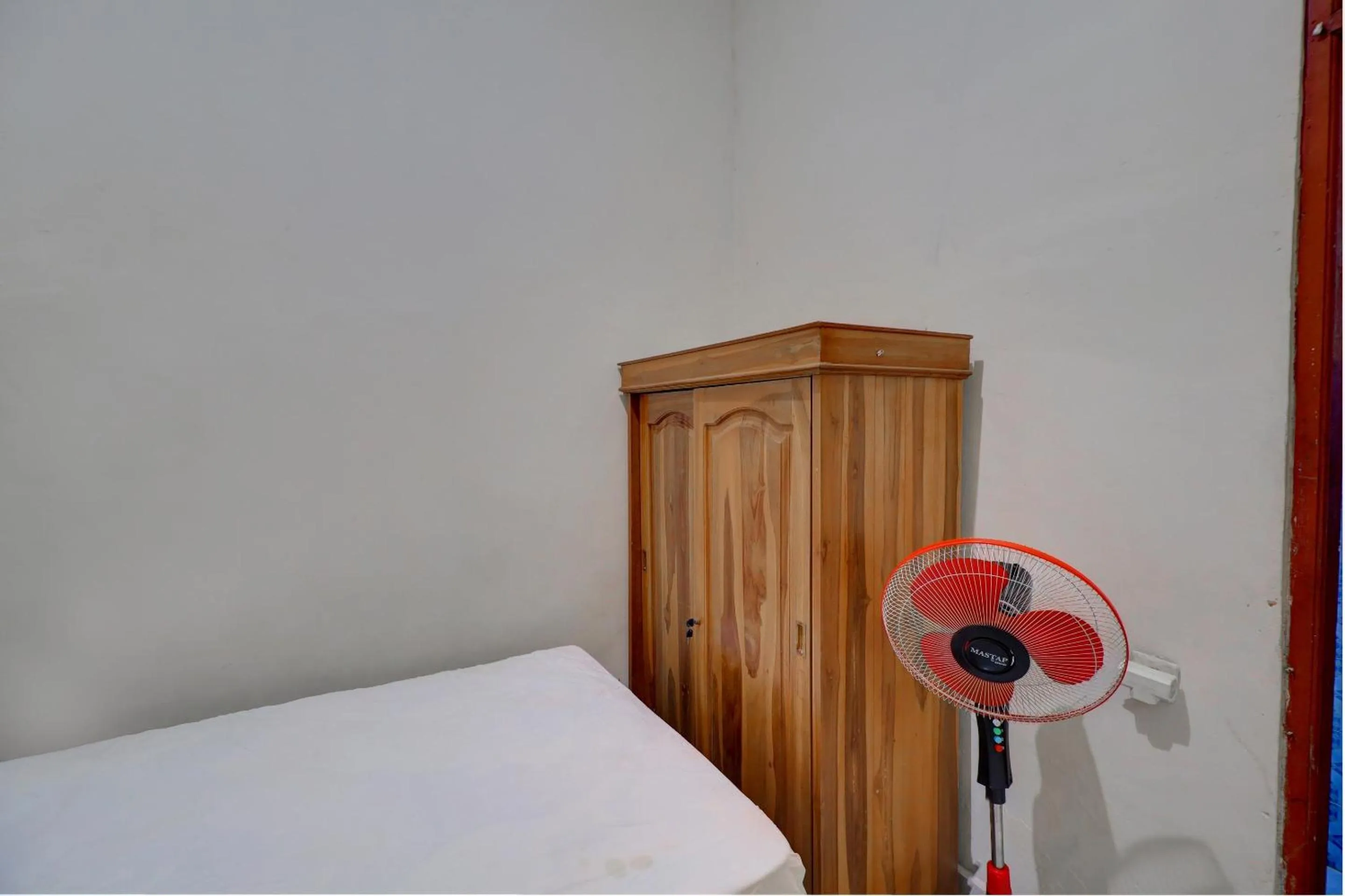 Bedroom, Bed in OYO Life 92838 Kost Ibu Surya