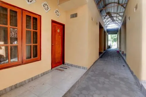 OYO Life 92846 Kost Putra Griya Eka