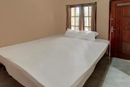 OYO Life 92846 Kost Putra Griya Eka