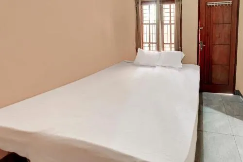 OYO Life 92846 Kost Putra Griya Eka