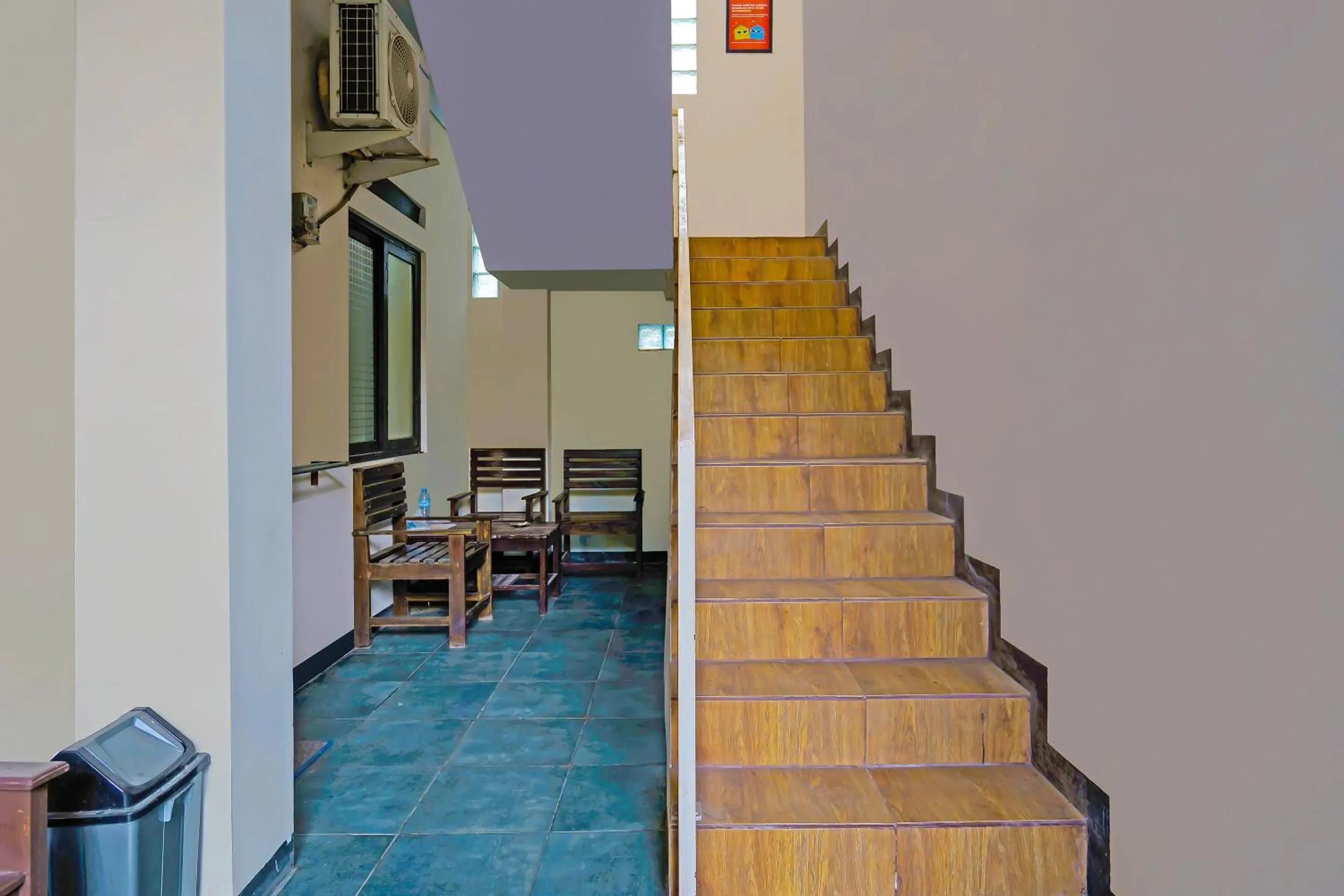 Lobby or reception in OYO Life 92641 Guest House Palinggihan Ii