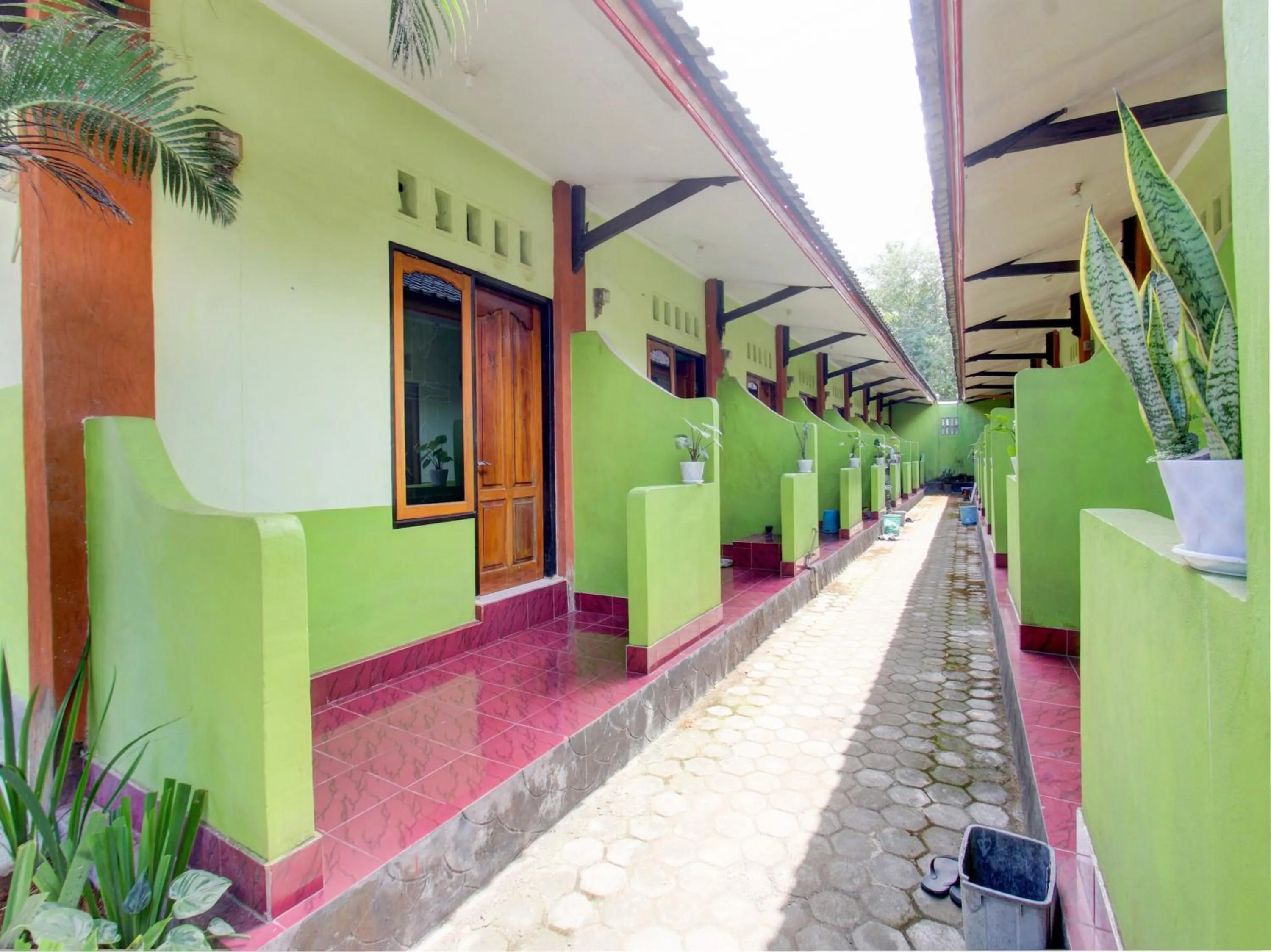 Lobby or reception in OYO Life 92829 Kos Insan Madani