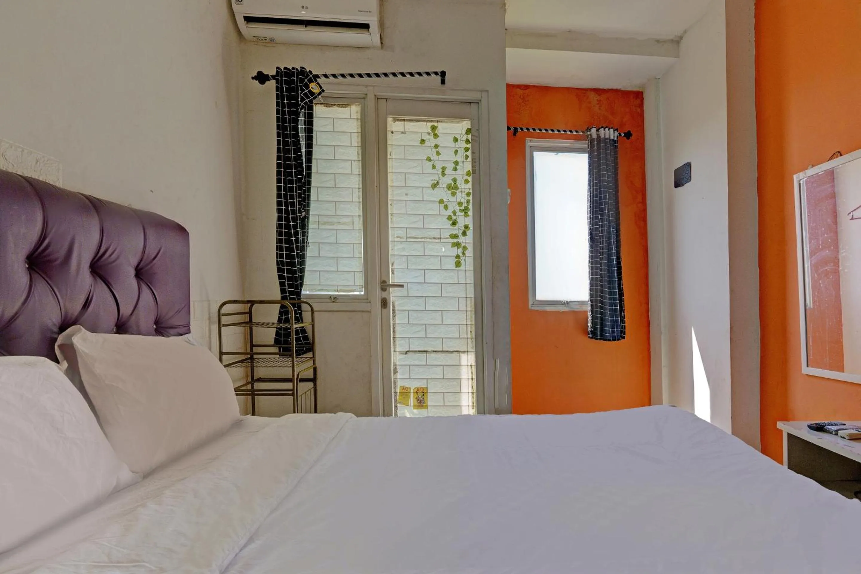 Bedroom, Bed in OYO Life 92898 Apartement Buah Batu Park By Yuliam