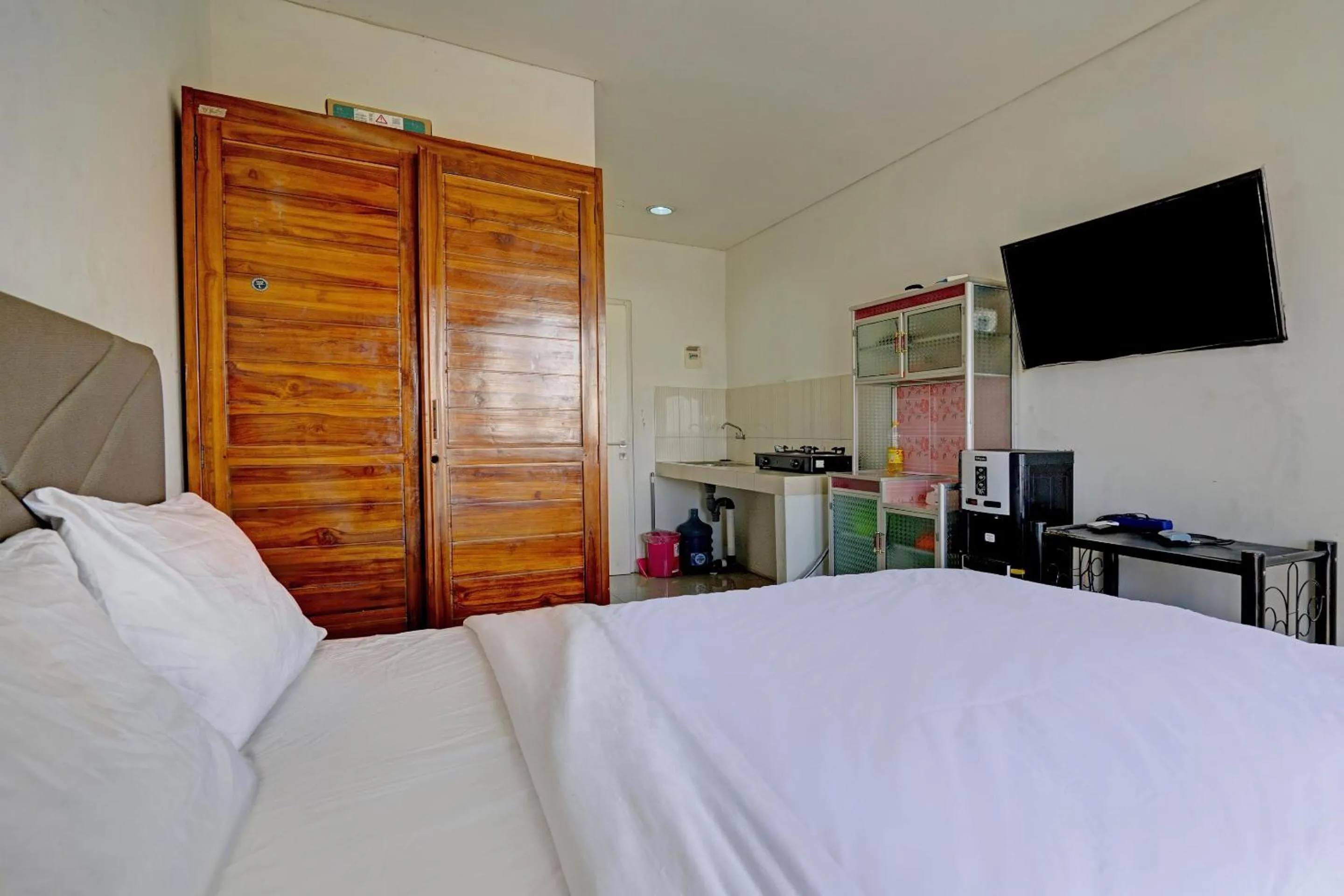 Bedroom, Bed in OYO Life 92898 Apartement Buah Batu Park By Yuliam