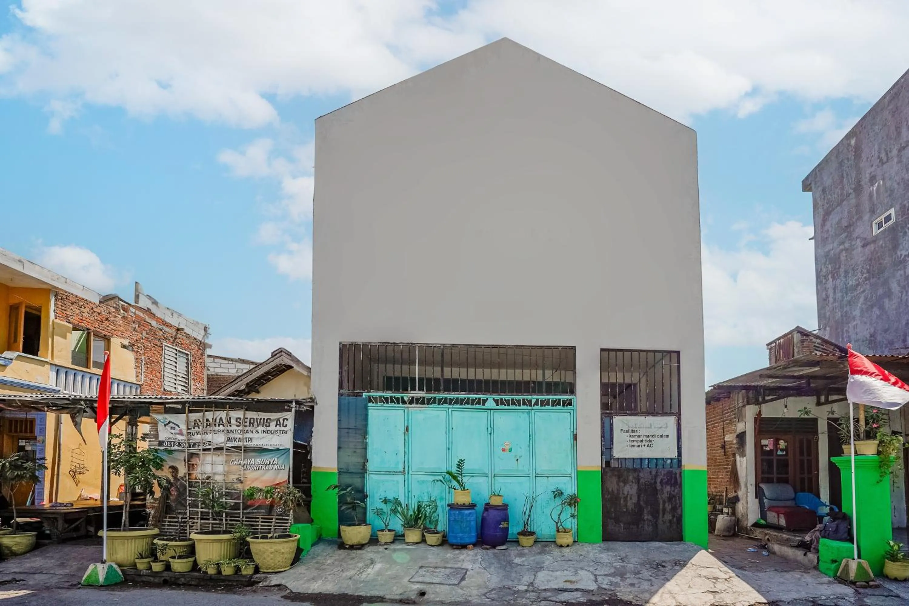 Facade/entrance in OYO Life 93009 Griya Nautika Sedati