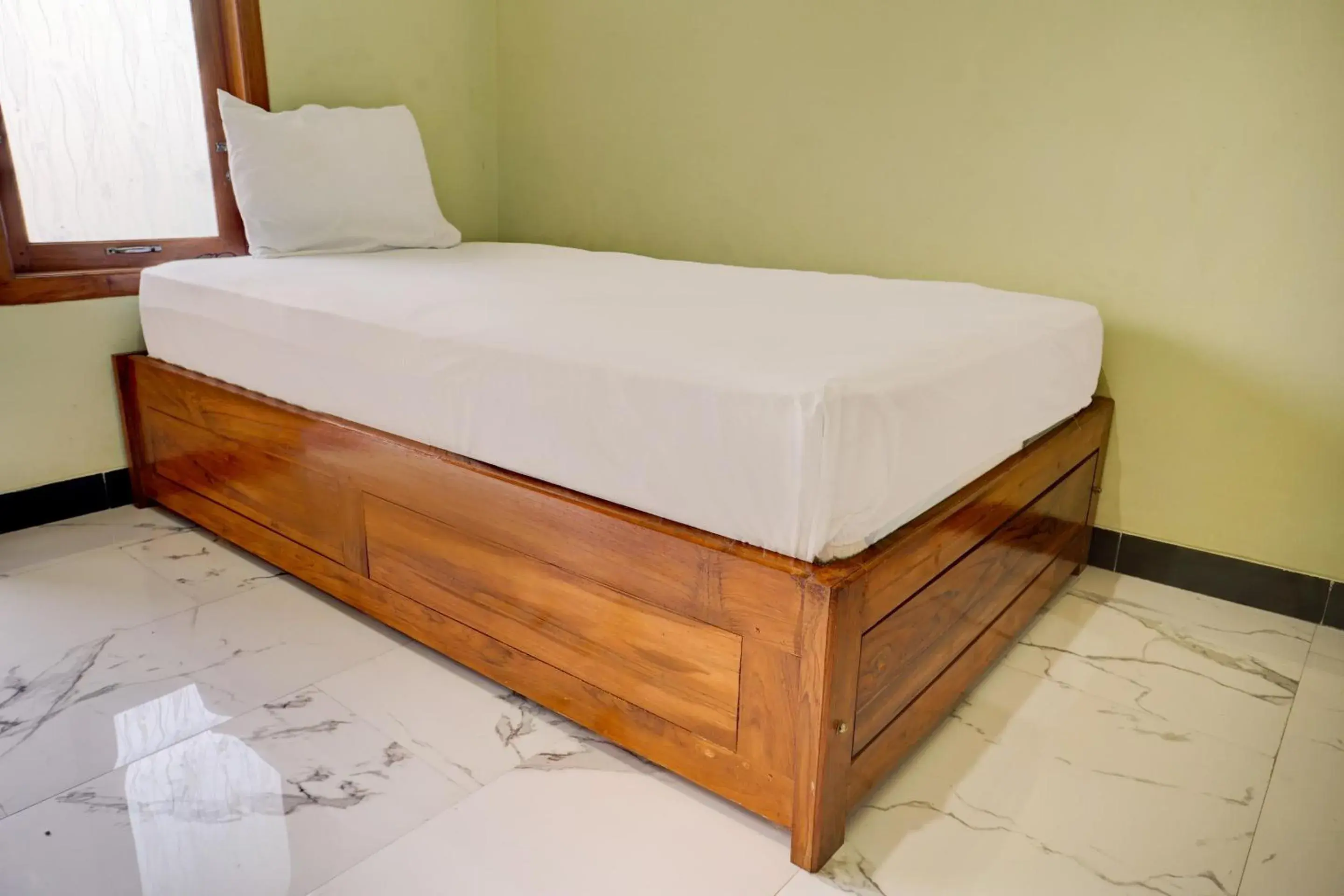 OYO Life 92922 Kost Bu Mala 1 Syariah OYO Life 92922 Kost Bu Mala 1 Syariah