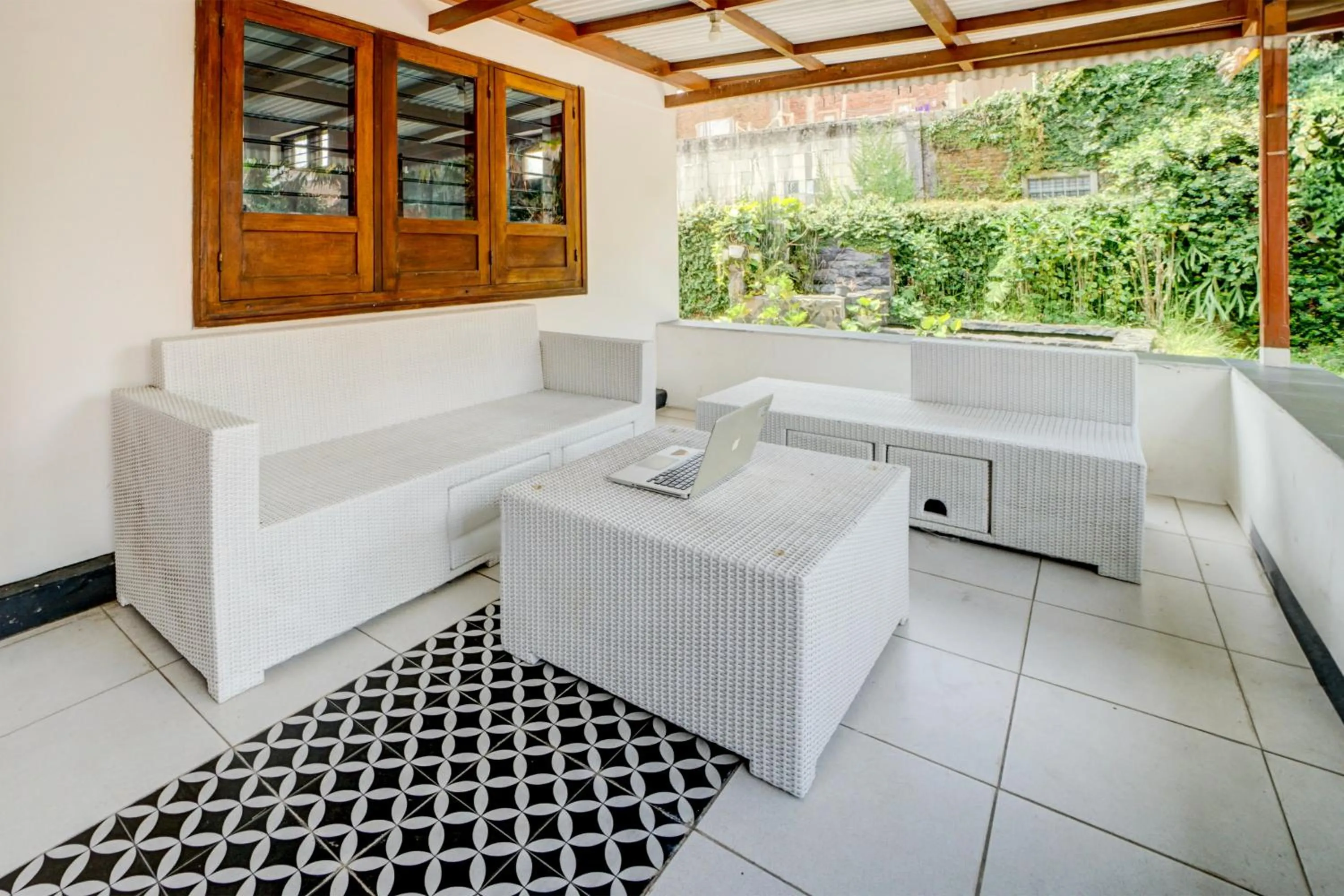 Lobby or reception in SPOT ON 93014 Griya Nautika Sukodono