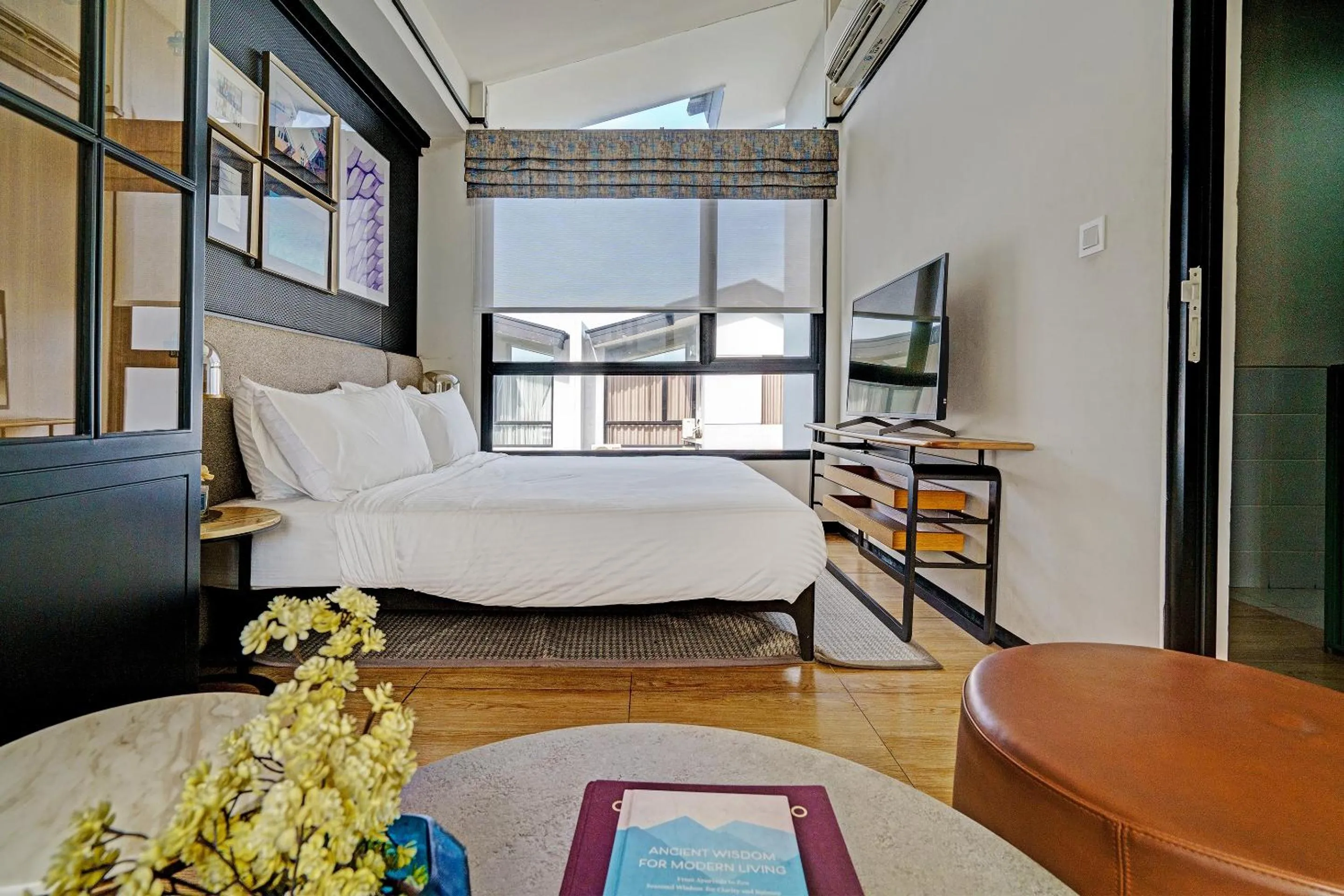 Bedroom in OYO Life 92719 Rolling Hills Residence Karawang