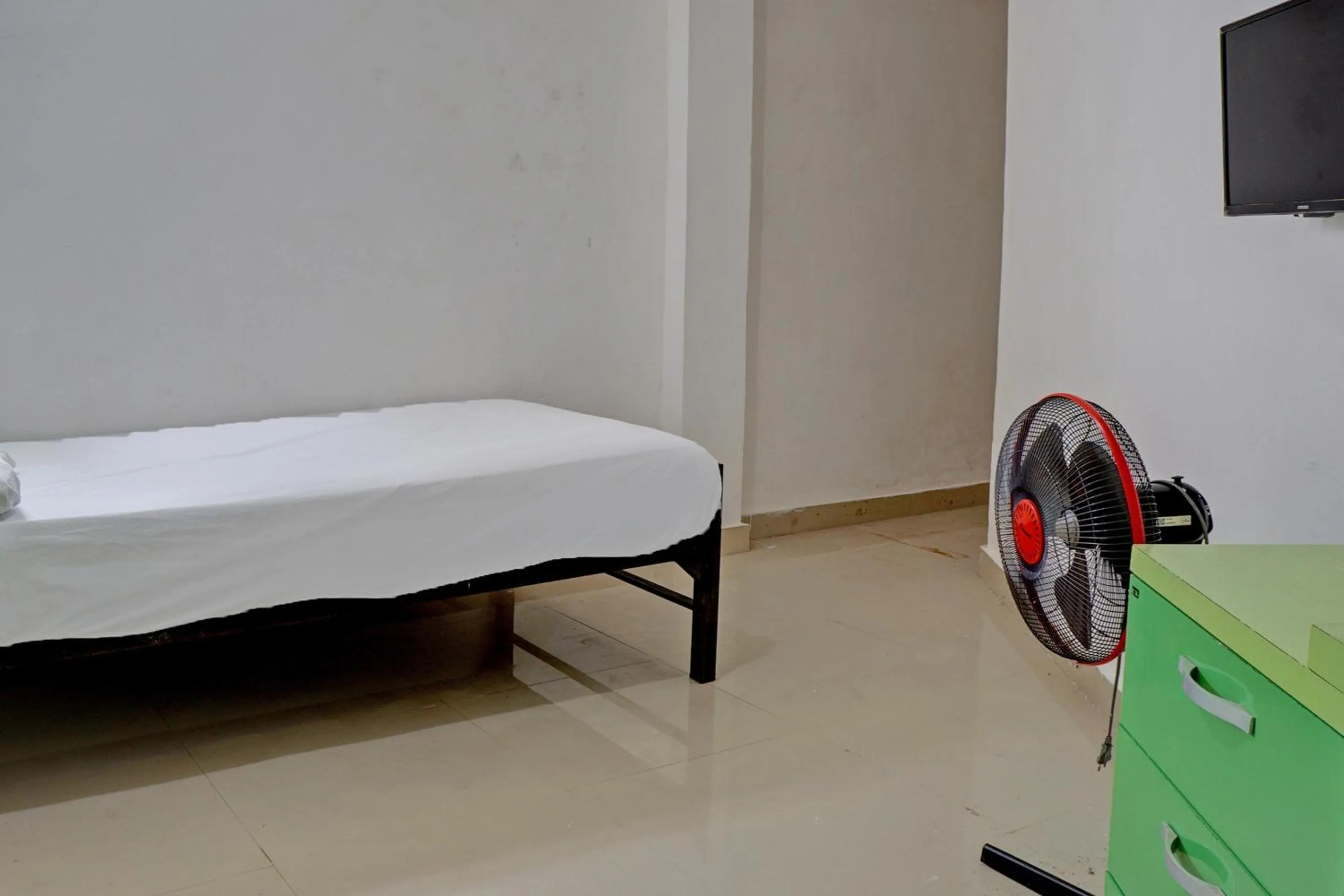 Bedroom in OYO Life 92919 Kost Wijaya Kusuma Lake Syariah