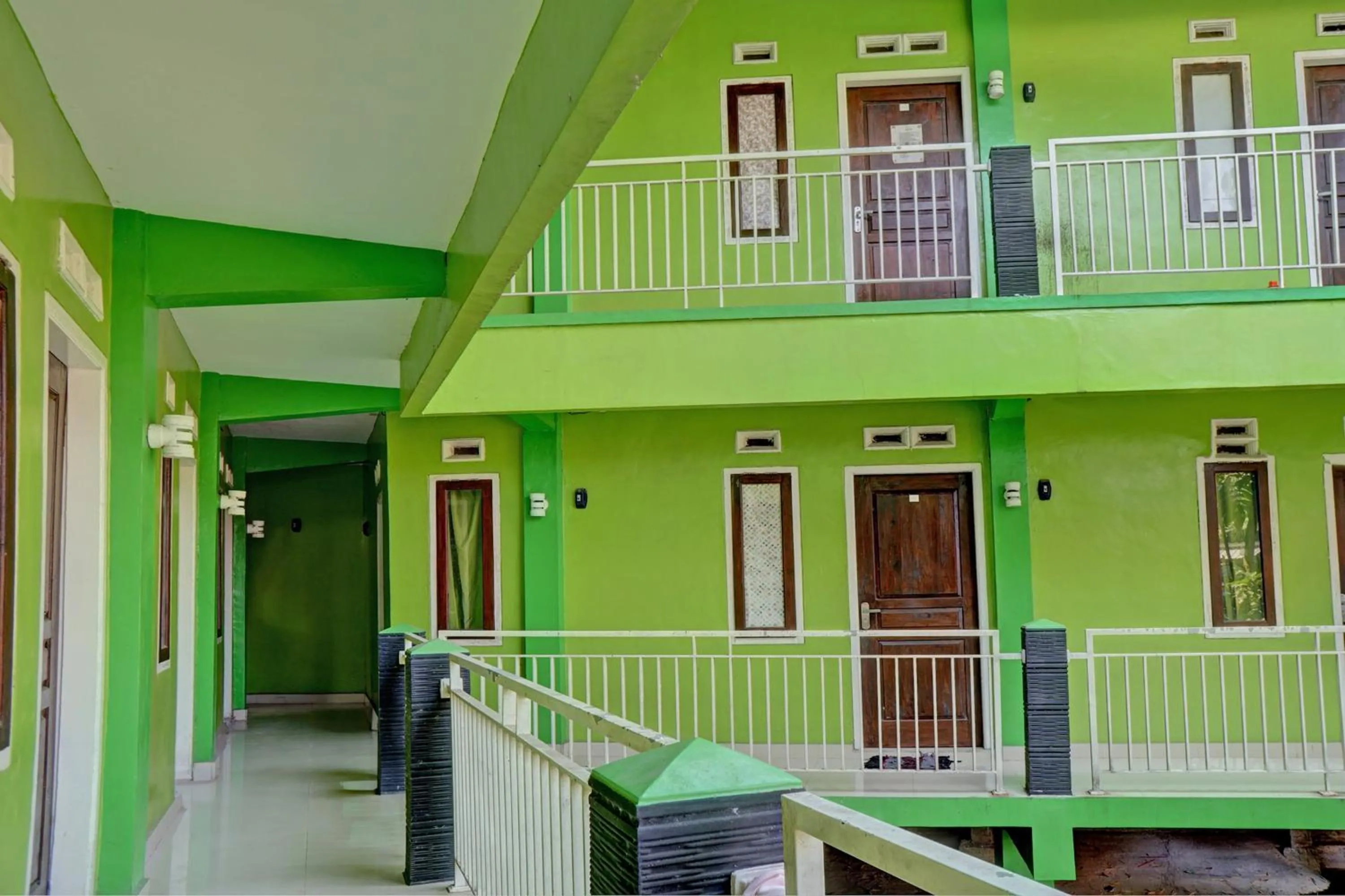 Lobby or reception in OYO Life 92919 Kost Wijaya Kusuma Lake Syariah