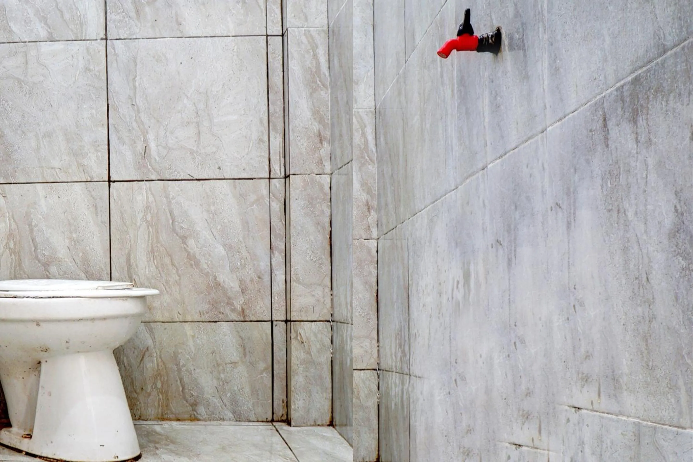 Bathroom in OYO Life 92919 Kost Wijaya Kusuma Lake Syariah