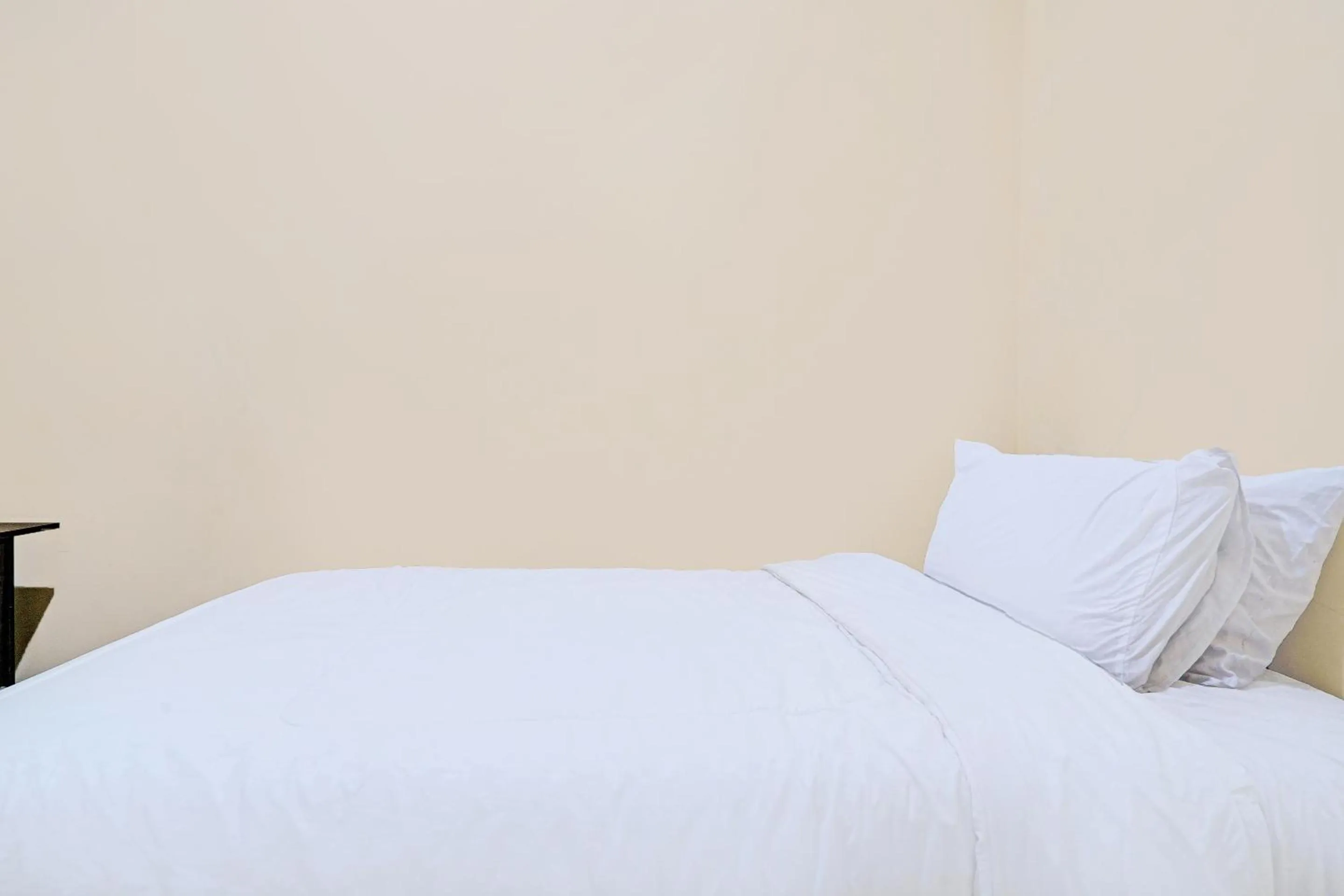 Bedroom, Bed in OYO Life 92546 Kost Merah Bojongsoang Syariah