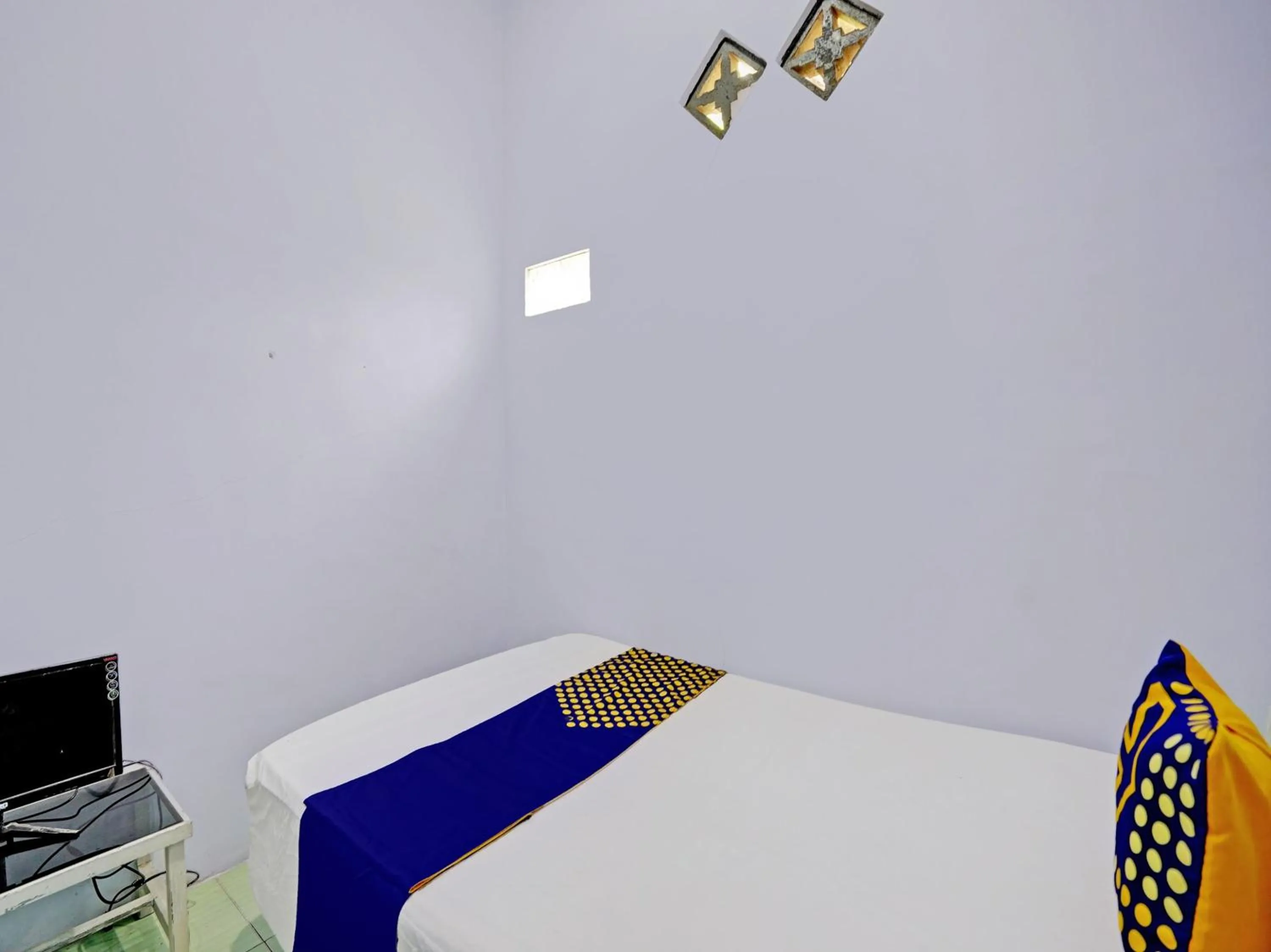Bedroom, Bed in OYO Life 92937 Kost Putri Sarkara Syariah