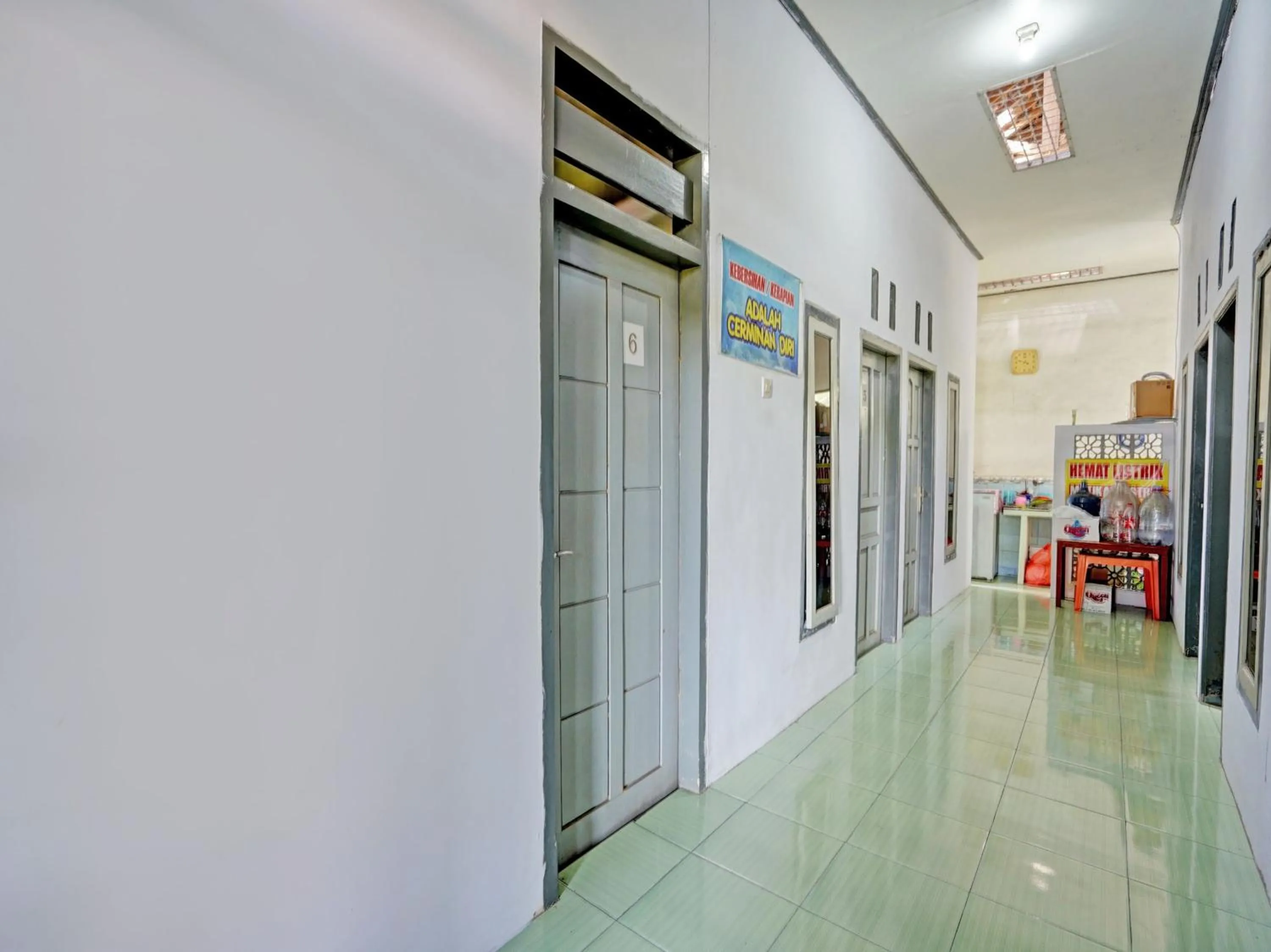 Lobby or reception in OYO Life 92937 Kost Putri Sarkara Syariah